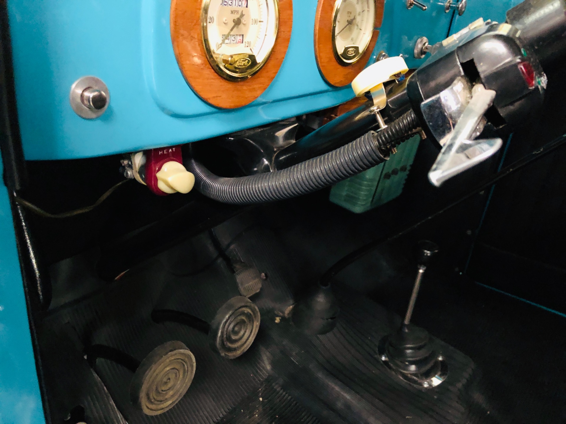 Used 1937 Ford Pickup -PRICE DROP - 350 SBC ENGINE - SUPER CLEAN BODY AND PAINT - VINTAGE TRUCK - | Mundelein, IL