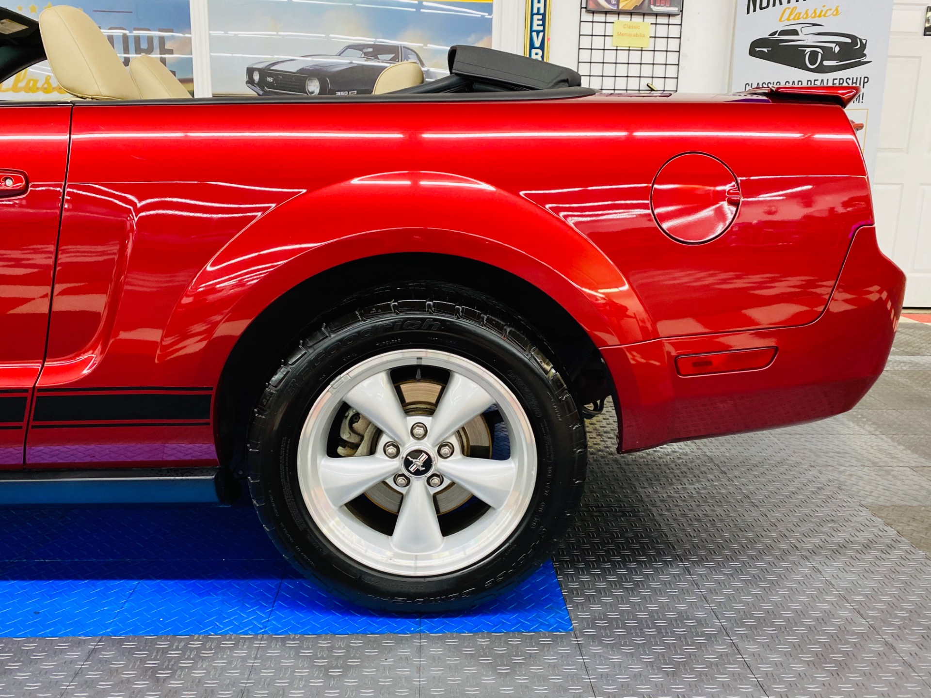 Used 2007 Ford Mustang - DELUXE CONVERTIBLE - VERY LOW MILES - WELL MAINTAINED - 5 SPEED - | Mundelein, IL