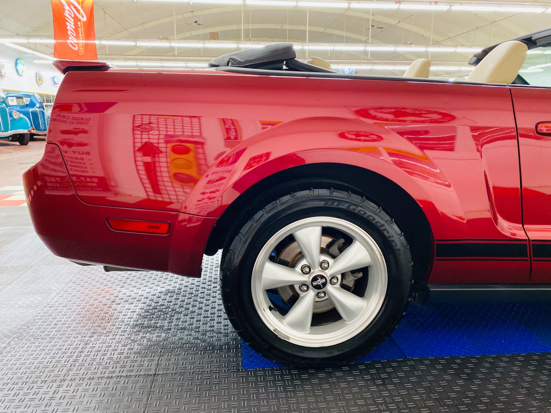 Used 2007 Ford Mustang - DELUXE CONVERTIBLE - VERY LOW MILES - WELL MAINTAINED - 5 SPEED - | Mundelein, IL
