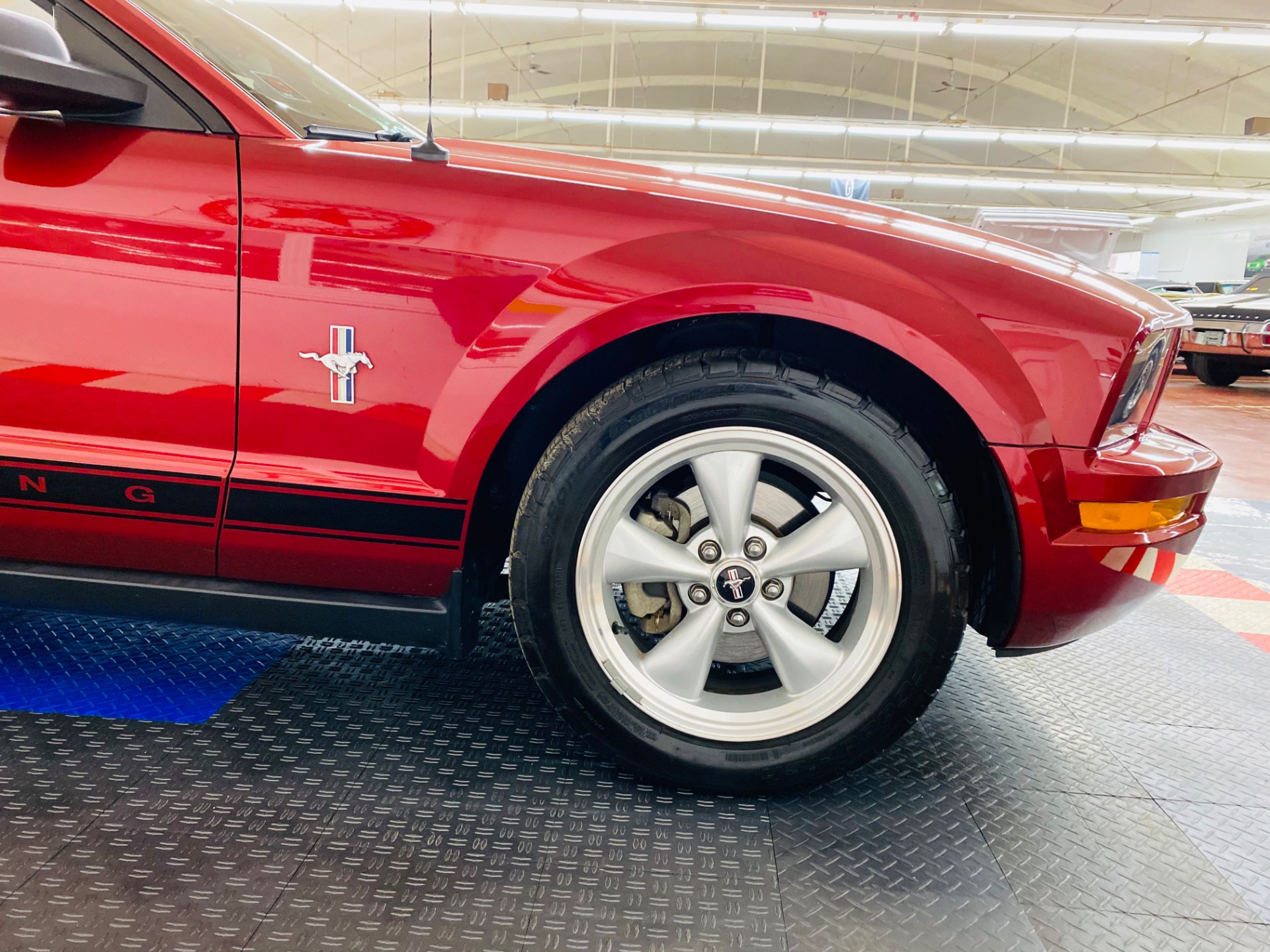 Used 2007 Ford Mustang - DELUXE CONVERTIBLE - VERY LOW MILES - WELL MAINTAINED - 5 SPEED - | Mundelein, IL