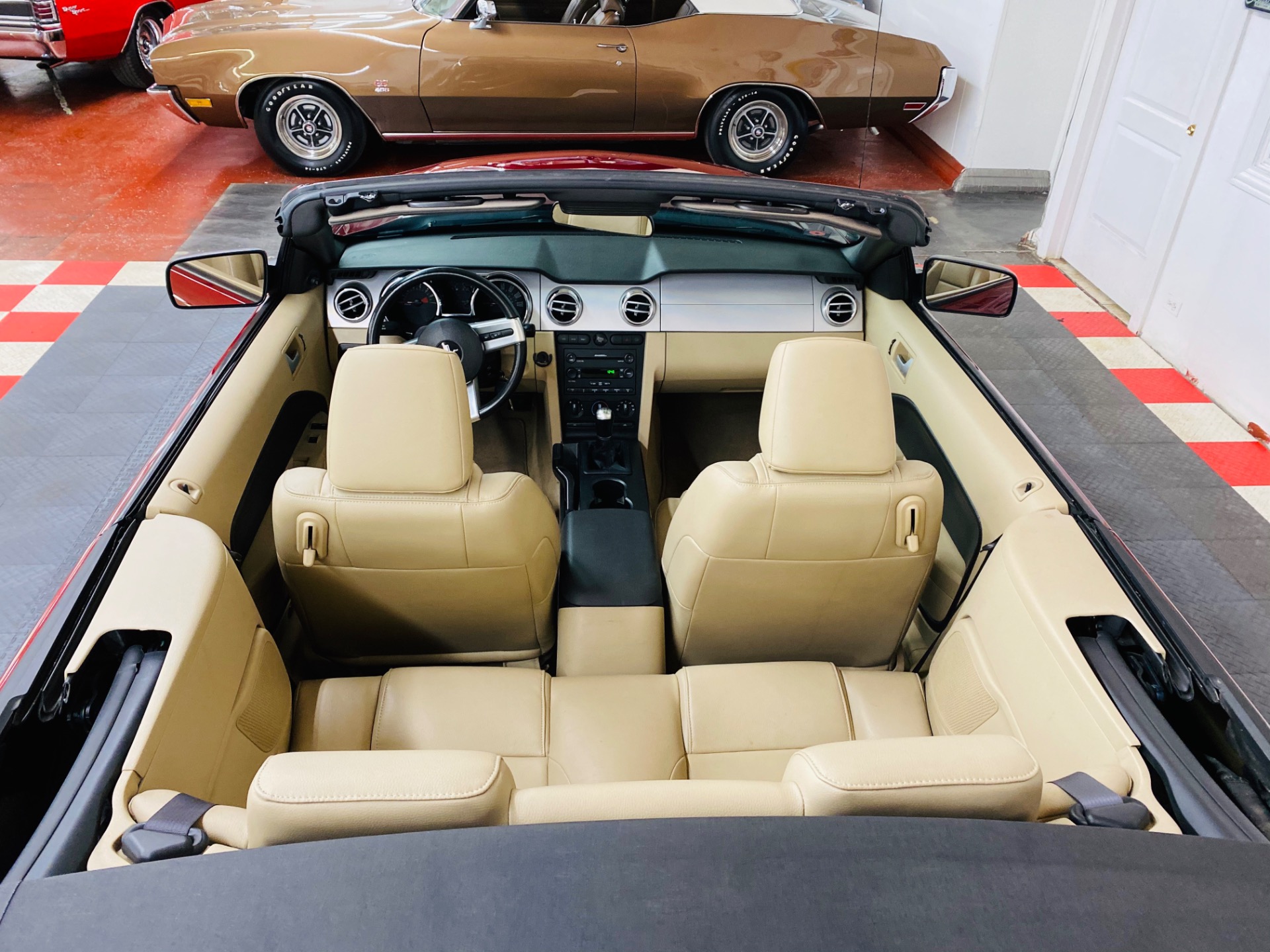 Used 2007 Ford Mustang - DELUXE CONVERTIBLE - VERY LOW MILES - WELL MAINTAINED - 5 SPEED - | Mundelein, IL