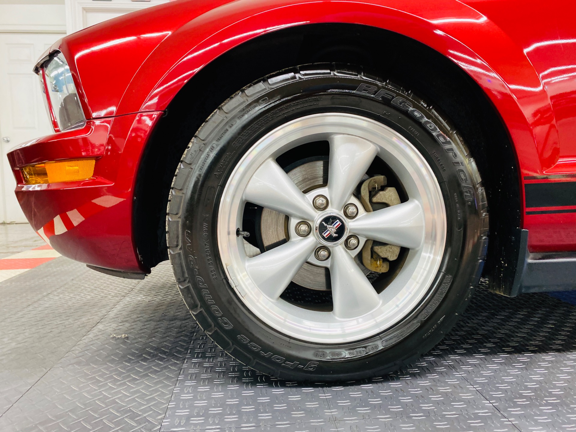 Used 2007 Ford Mustang - DELUXE CONVERTIBLE - VERY LOW MILES - WELL MAINTAINED - 5 SPEED - | Mundelein, IL