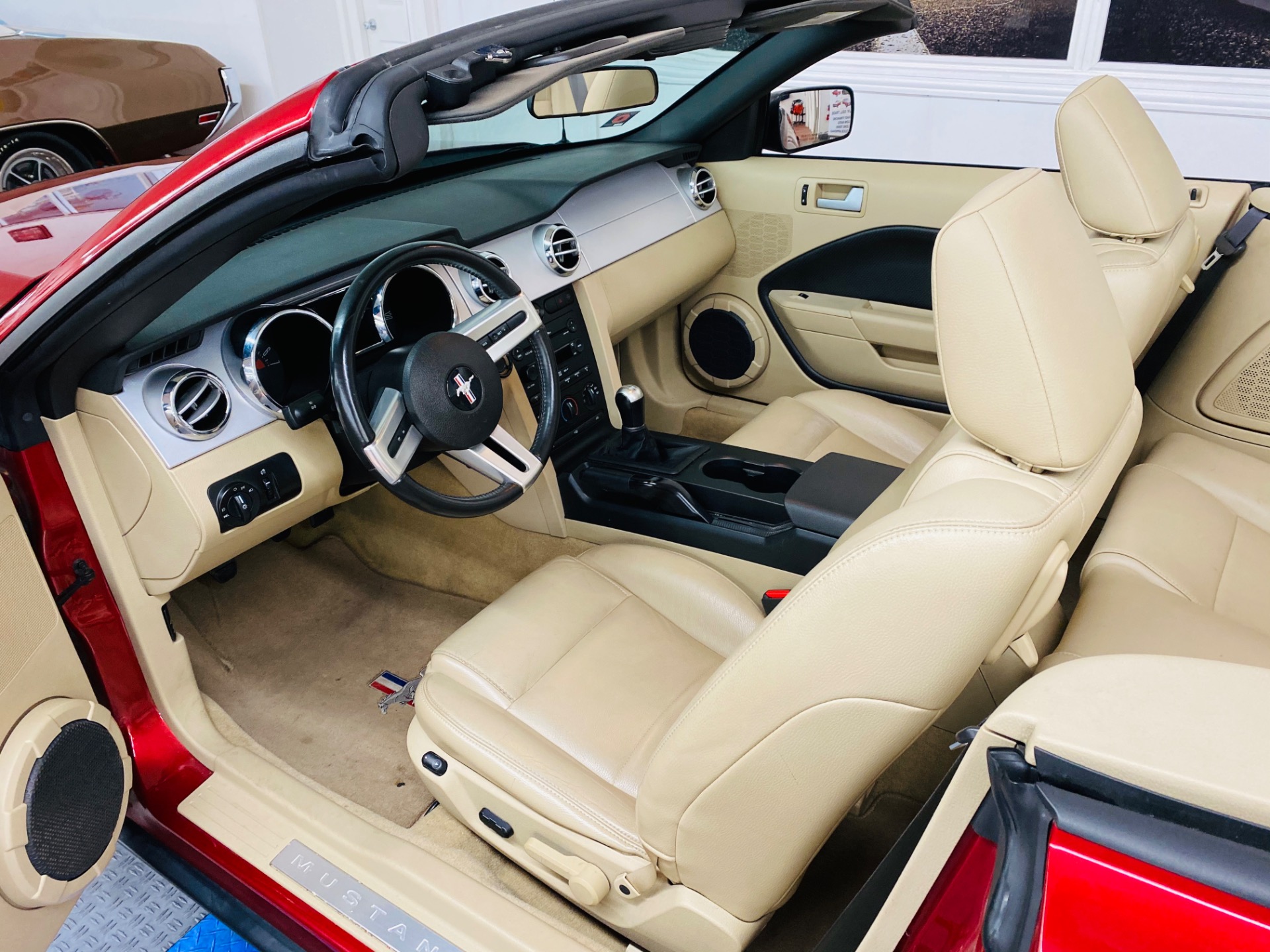 Used 2007 Ford Mustang - DELUXE CONVERTIBLE - VERY LOW MILES - WELL MAINTAINED - 5 SPEED - | Mundelein, IL