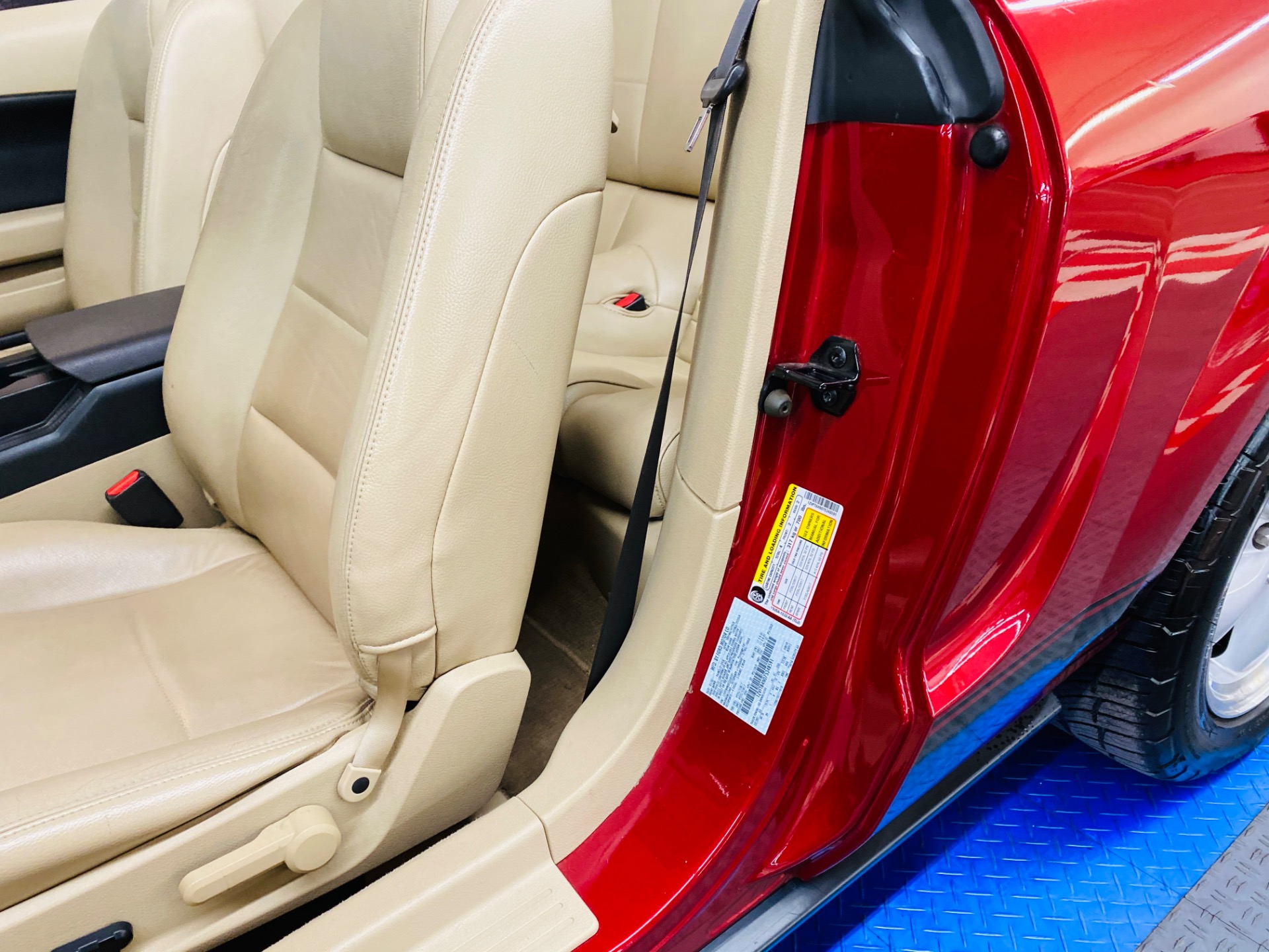 Used 2007 Ford Mustang - DELUXE CONVERTIBLE - VERY LOW MILES - WELL MAINTAINED - 5 SPEED - | Mundelein, IL