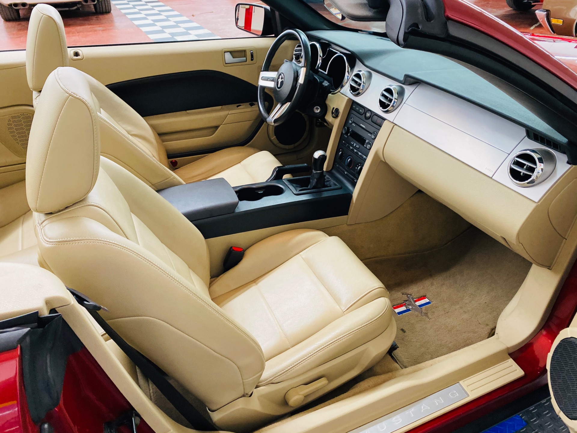 Used 2007 Ford Mustang - DELUXE CONVERTIBLE - VERY LOW MILES - WELL MAINTAINED - 5 SPEED - | Mundelein, IL