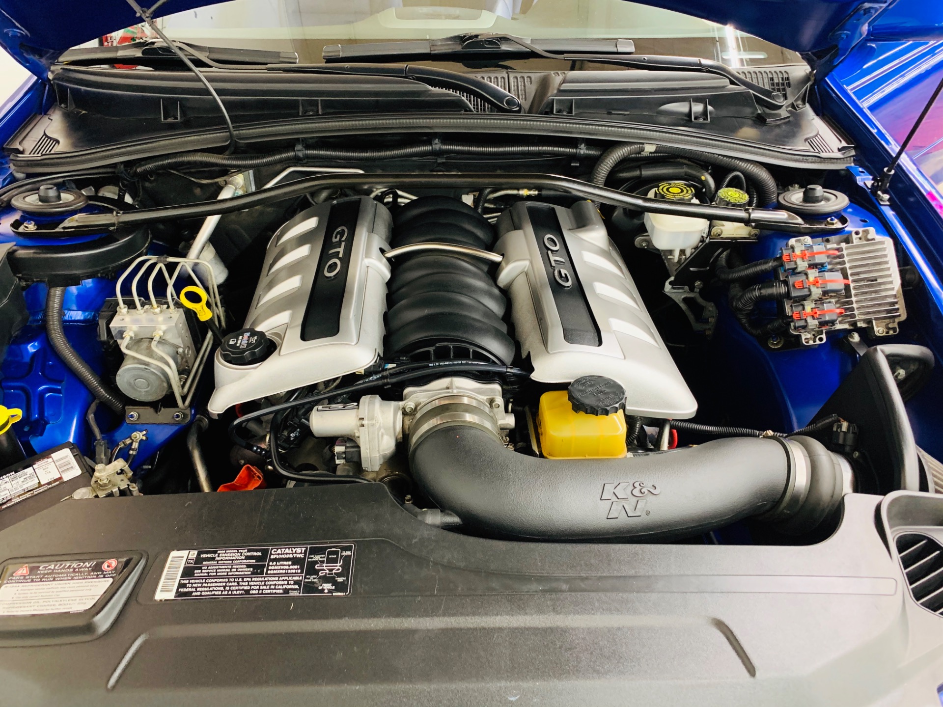 Used 2006 Pontiac GTO -6.0L ENGINE - 6 SPEED MANUAL TRANS - LOW MILES - | Mundelein, IL