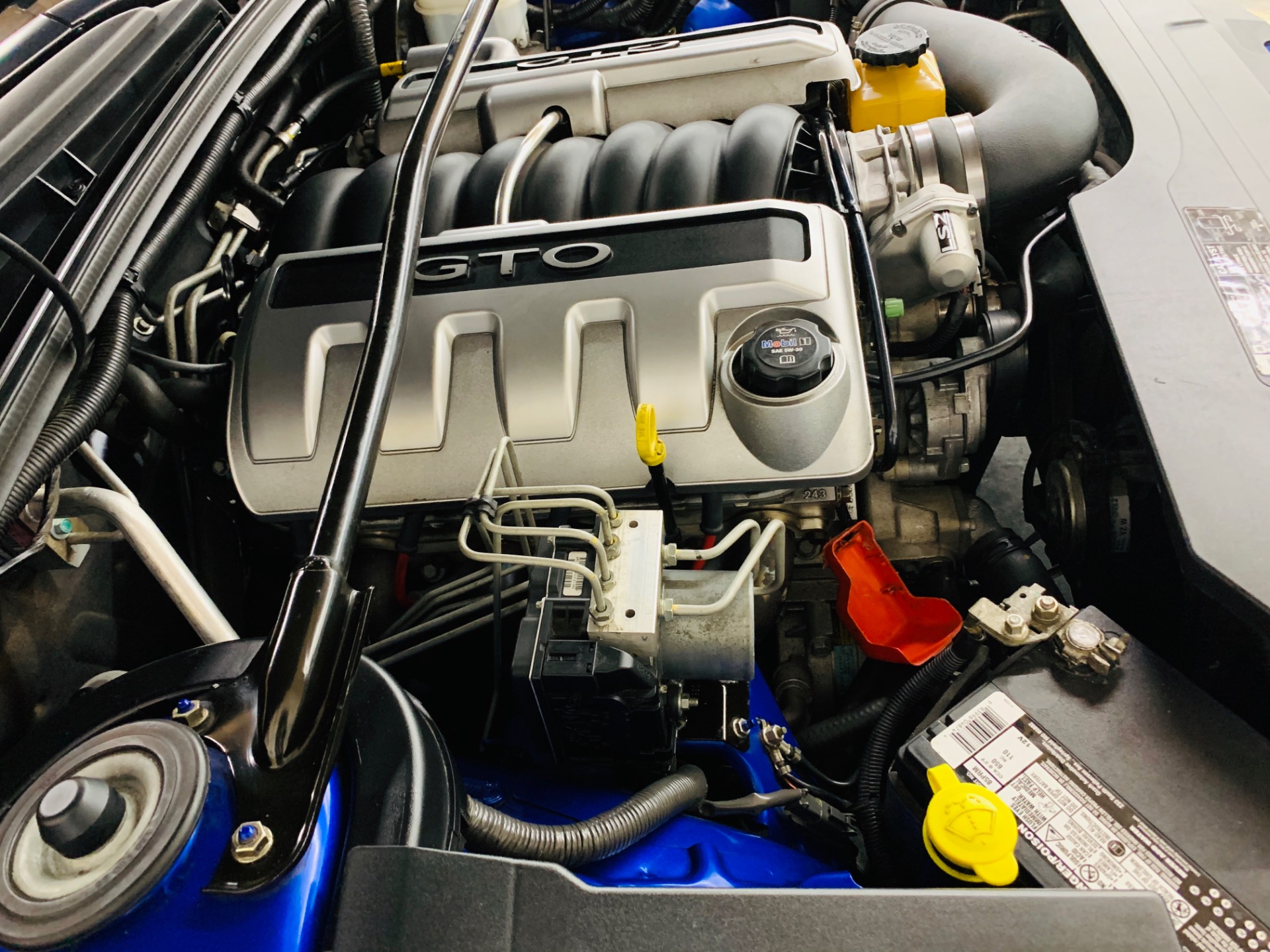 Used 2006 Pontiac GTO -6.0L ENGINE - 6 SPEED MANUAL TRANS - LOW MILES - | Mundelein, IL
