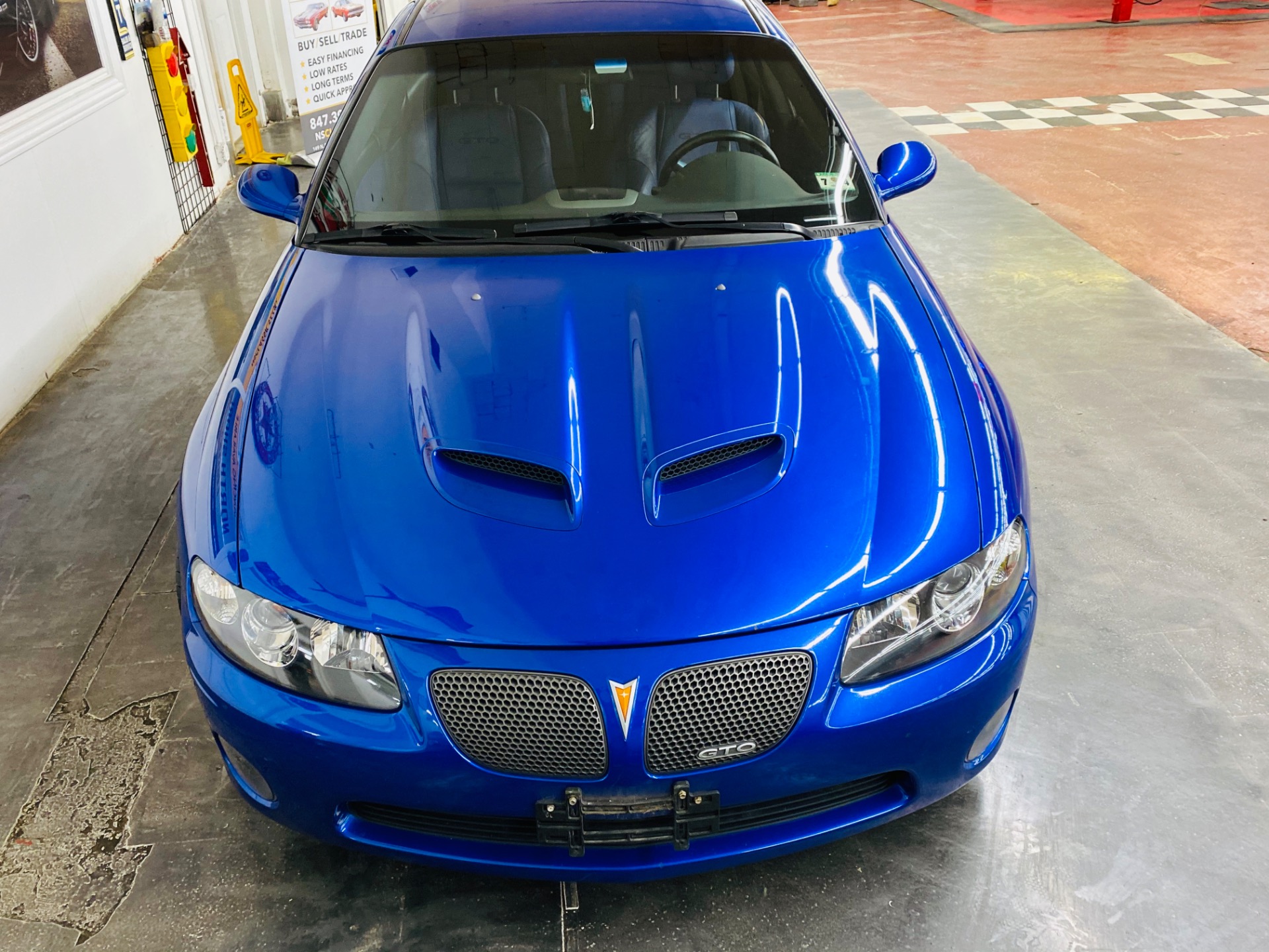 Used 2006 Pontiac GTO -6.0L ENGINE - 6 SPEED MANUAL TRANS - LOW MILES - | Mundelein, IL