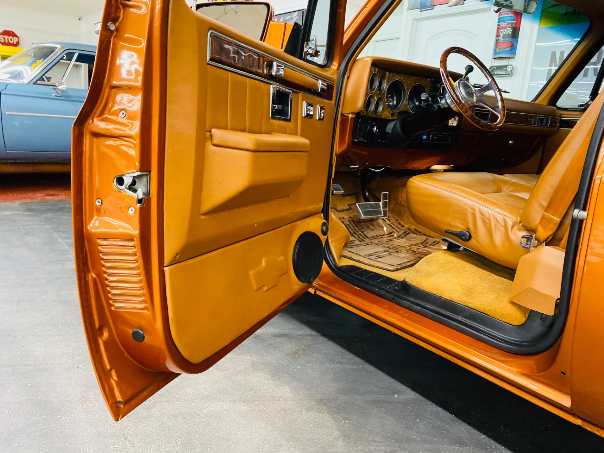 Used 1986 Chevrolet Pickup -C10 SILVERADO - 383 ENGINE - PRO BUILT CUSTOM - SEE VIDEO | Mundelein, IL
