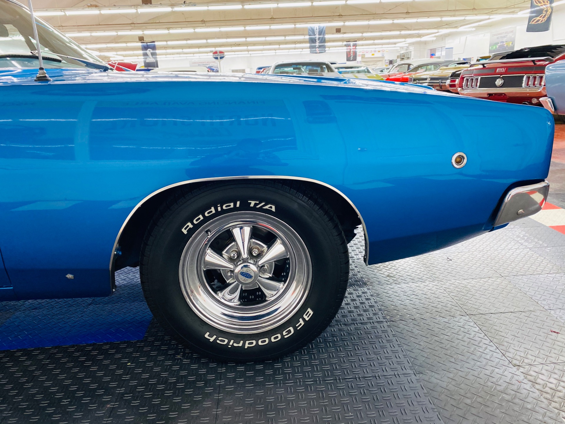 Used 1968 Dodge Charger - NUMBERS MATCHING 383 -  AUTOMATIC TRANS -CLEAN BODY AND PAINT - SEE VIDEO | Mundelein, IL