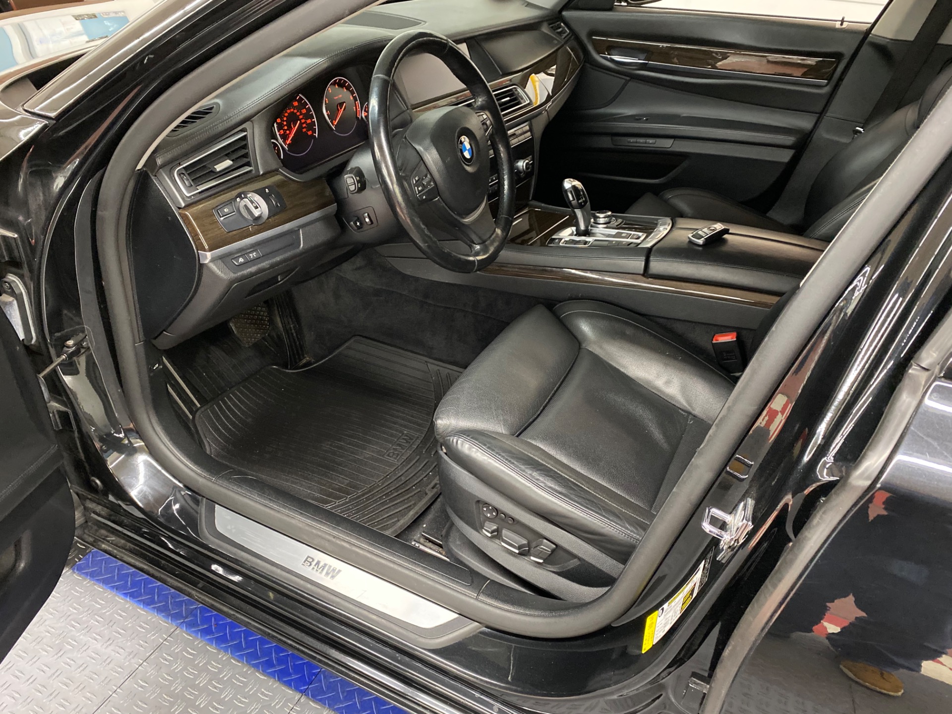 Used 2009 BMW 750 Li - RECENT MAJOR SERVICE COMPLETED - LOADED WITH OPTIONS - SEE VIDEO | Mundelein, IL