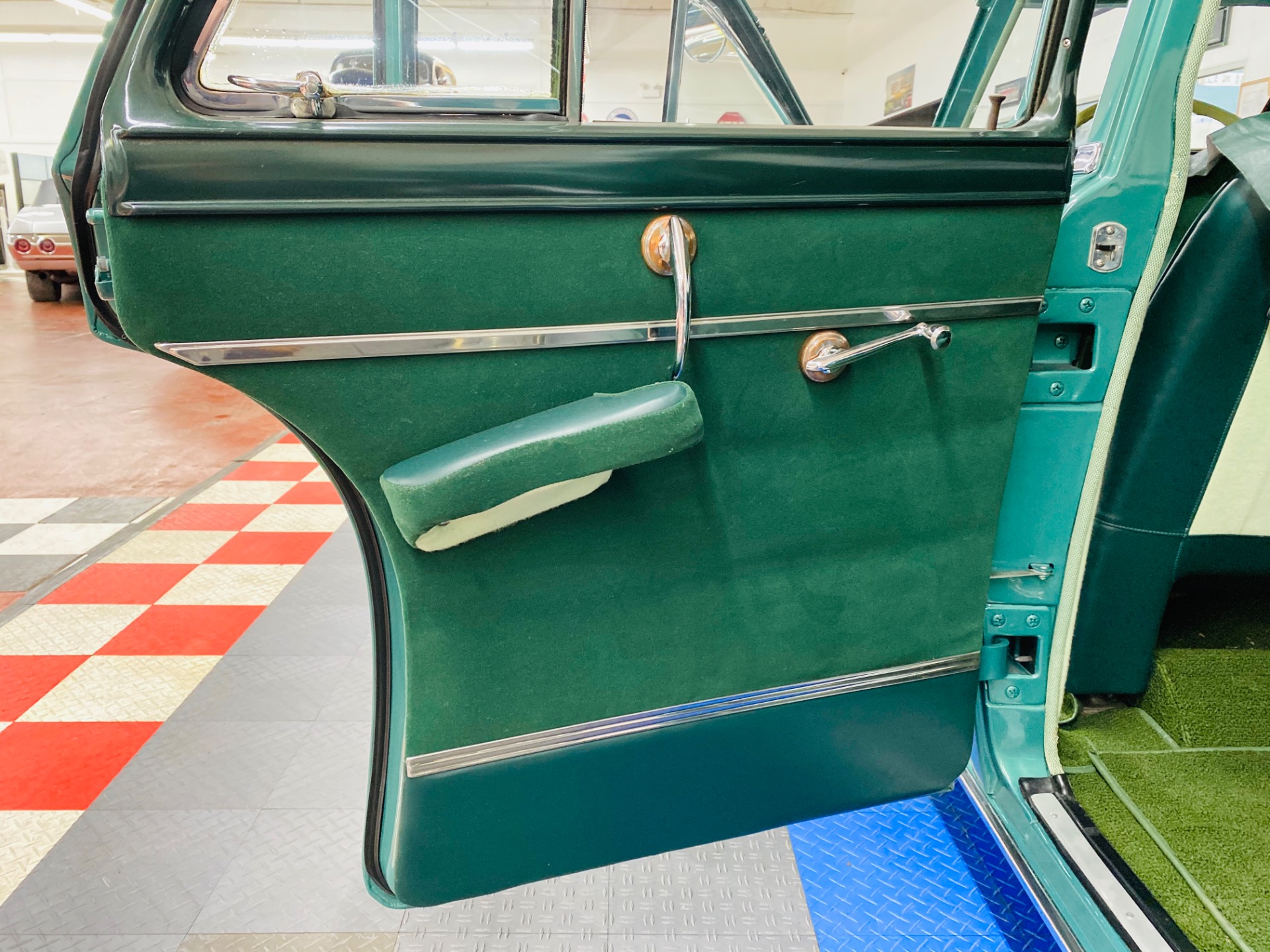 Used 1952 Chrysler Saratoga -4 DR SEDAN - STUNNING RESTORATION - DRIVES EXCELLENT - SEE VIDEO - | Mundelein, IL