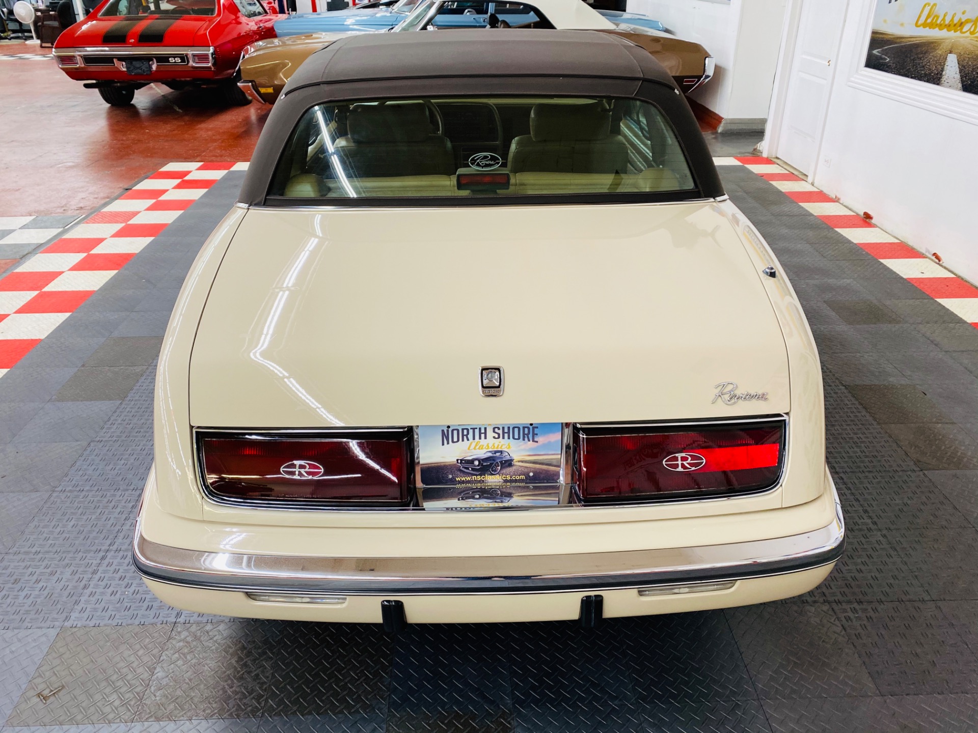 Used 1992 Buick Riviera - LIKE NEW CONDITION - FULL SERVICE RECORDS - SUPER CLEAN - SEE VIDEO - | Mundelein, IL