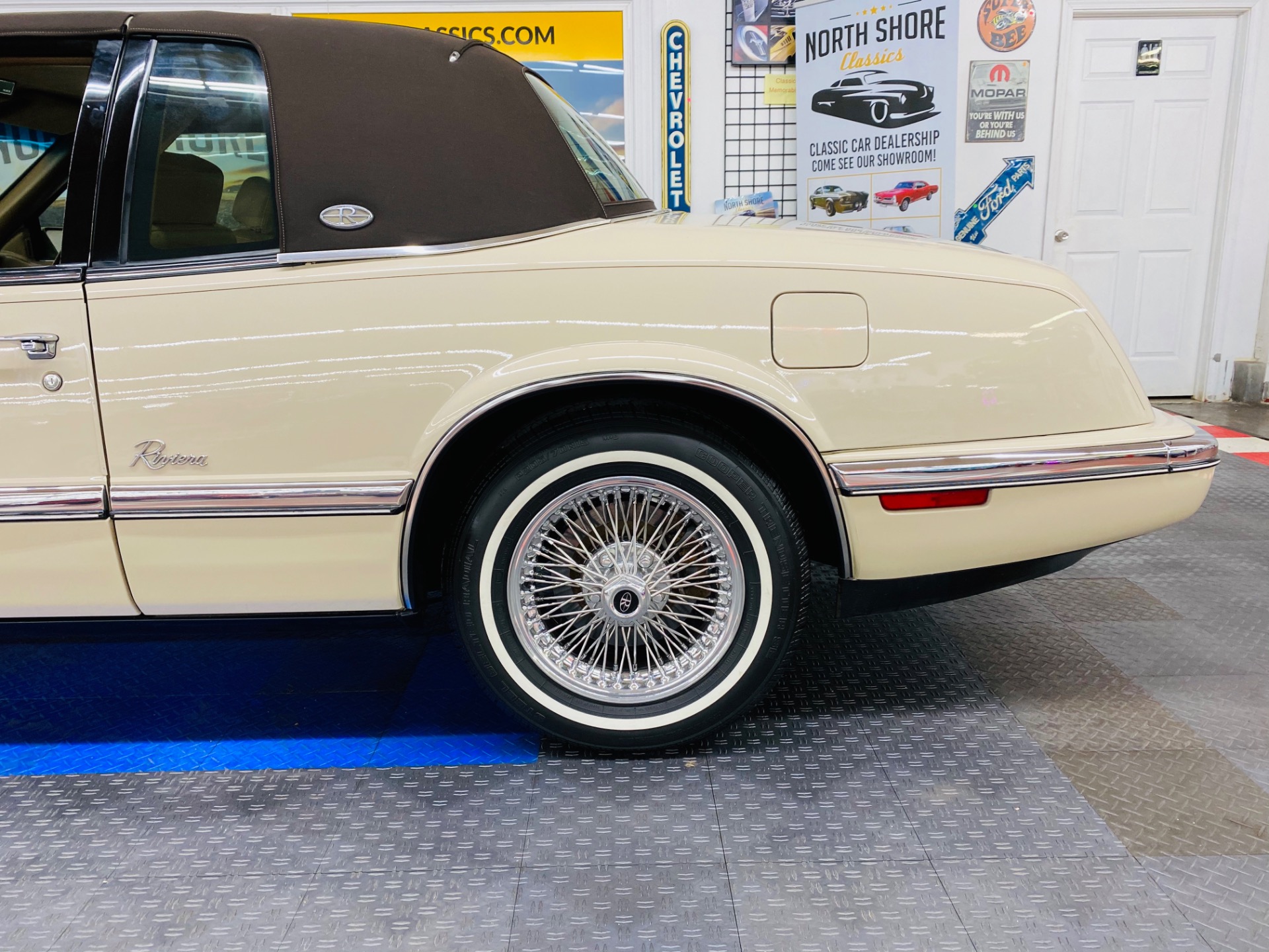 Used 1992 Buick Riviera - LIKE NEW CONDITION - FULL SERVICE RECORDS - SUPER CLEAN - SEE VIDEO - | Mundelein, IL