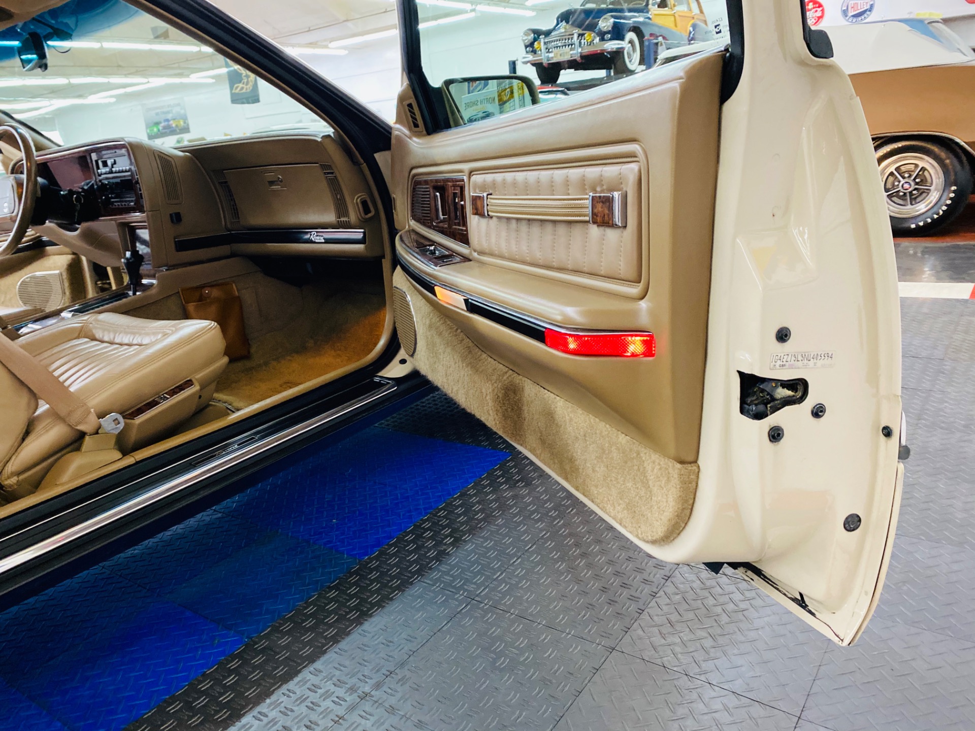 Used 1992 Buick Riviera - LIKE NEW CONDITION - FULL SERVICE RECORDS - SUPER CLEAN - SEE VIDEO - | Mundelein, IL