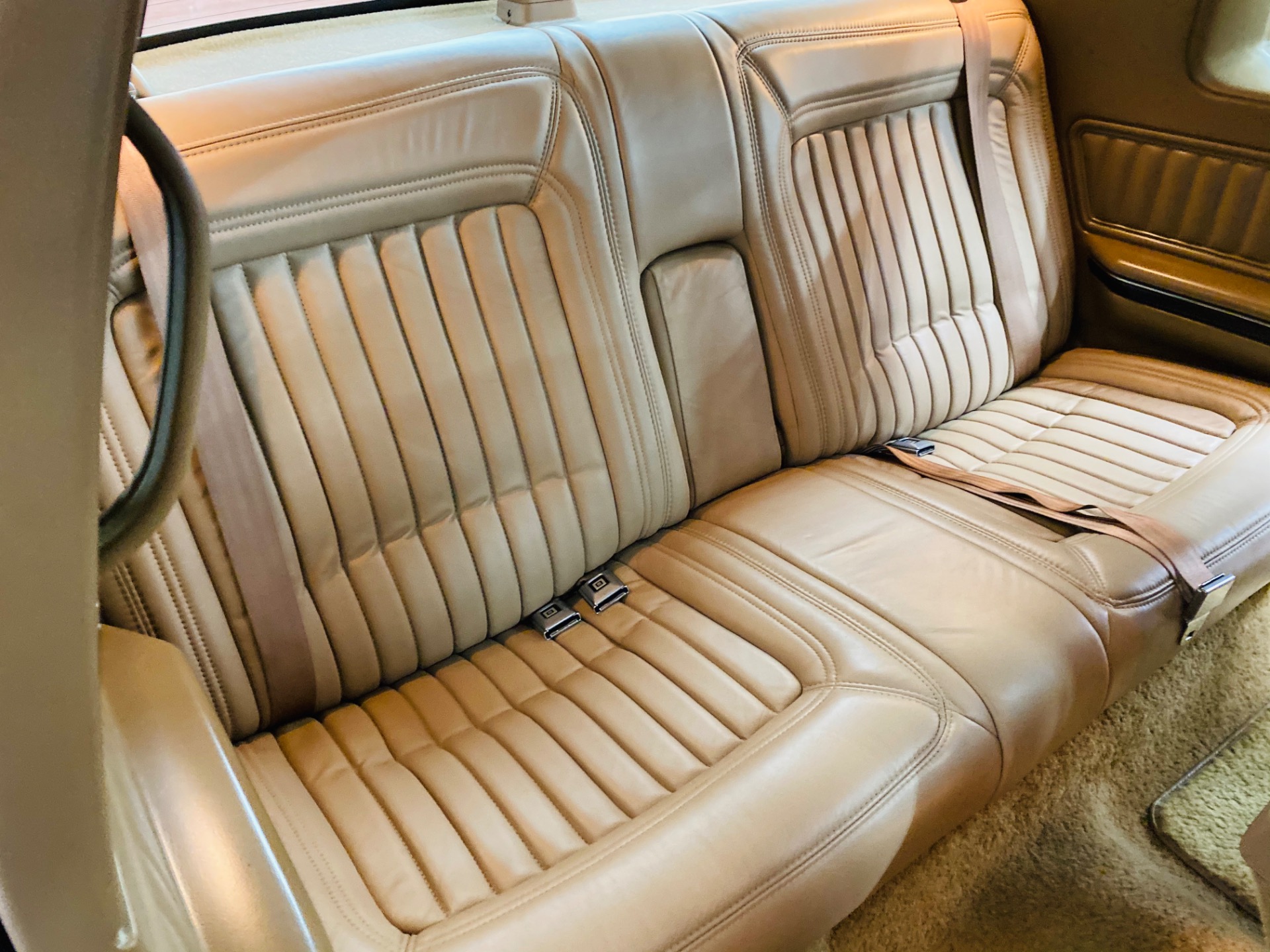 Used 1992 Buick Riviera - LIKE NEW CONDITION - FULL SERVICE RECORDS - SUPER CLEAN - SEE VIDEO - | Mundelein, IL
