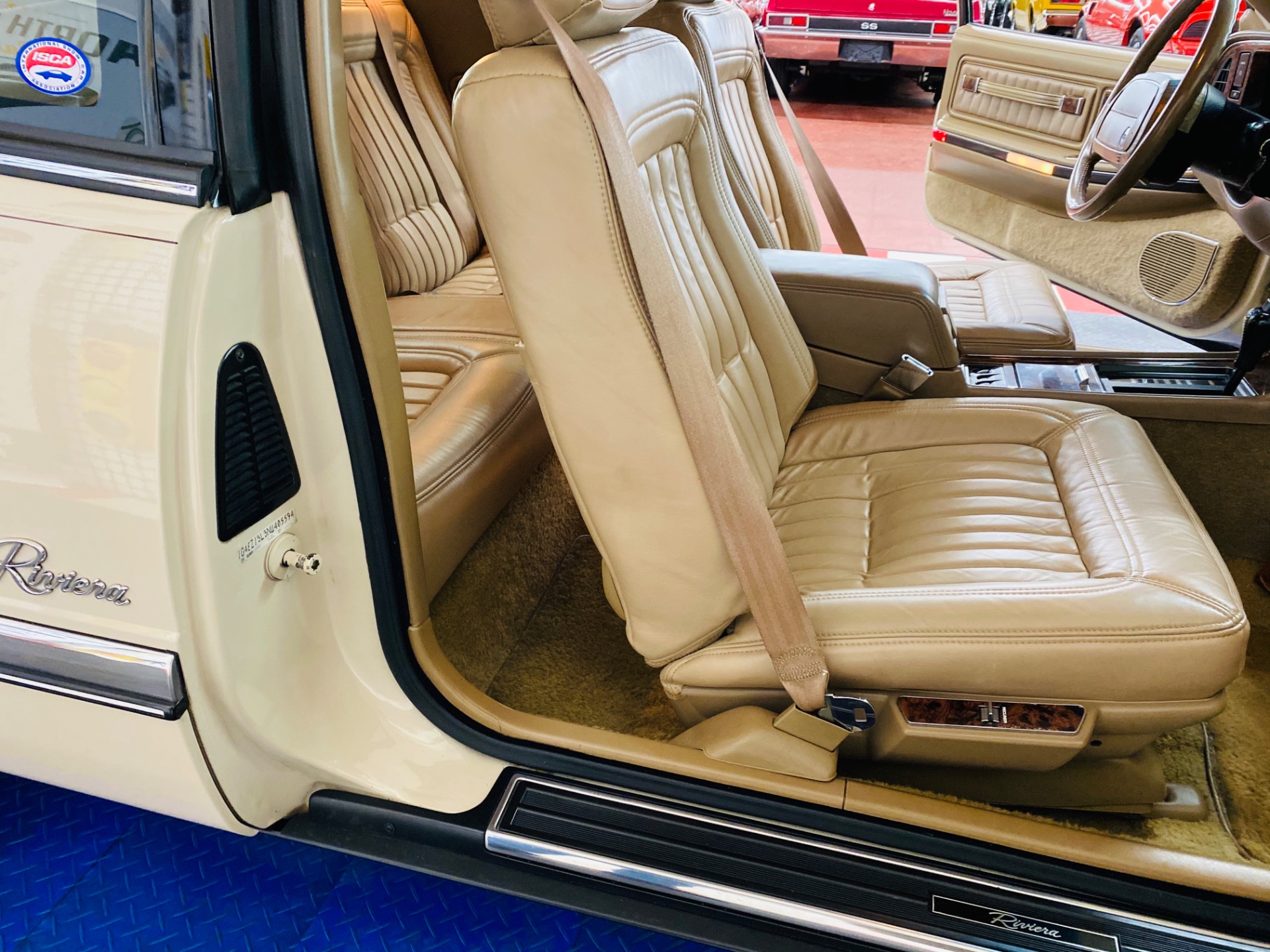 Used 1992 Buick Riviera - LIKE NEW CONDITION - FULL SERVICE RECORDS - SUPER CLEAN - SEE VIDEO - | Mundelein, IL