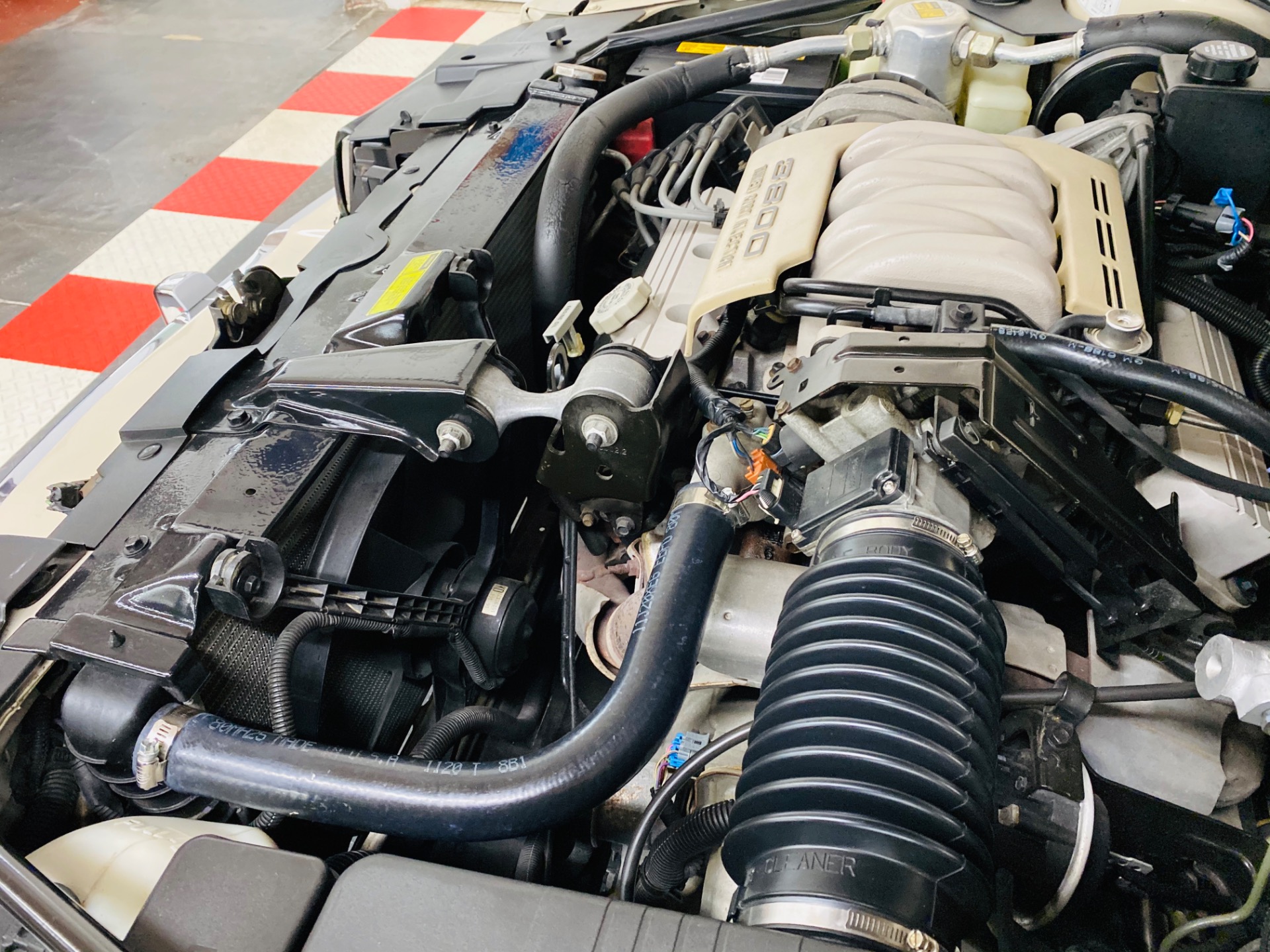 Used 1992 Buick Riviera - LIKE NEW CONDITION - FULL SERVICE RECORDS - SUPER CLEAN - SEE VIDEO - | Mundelein, IL
