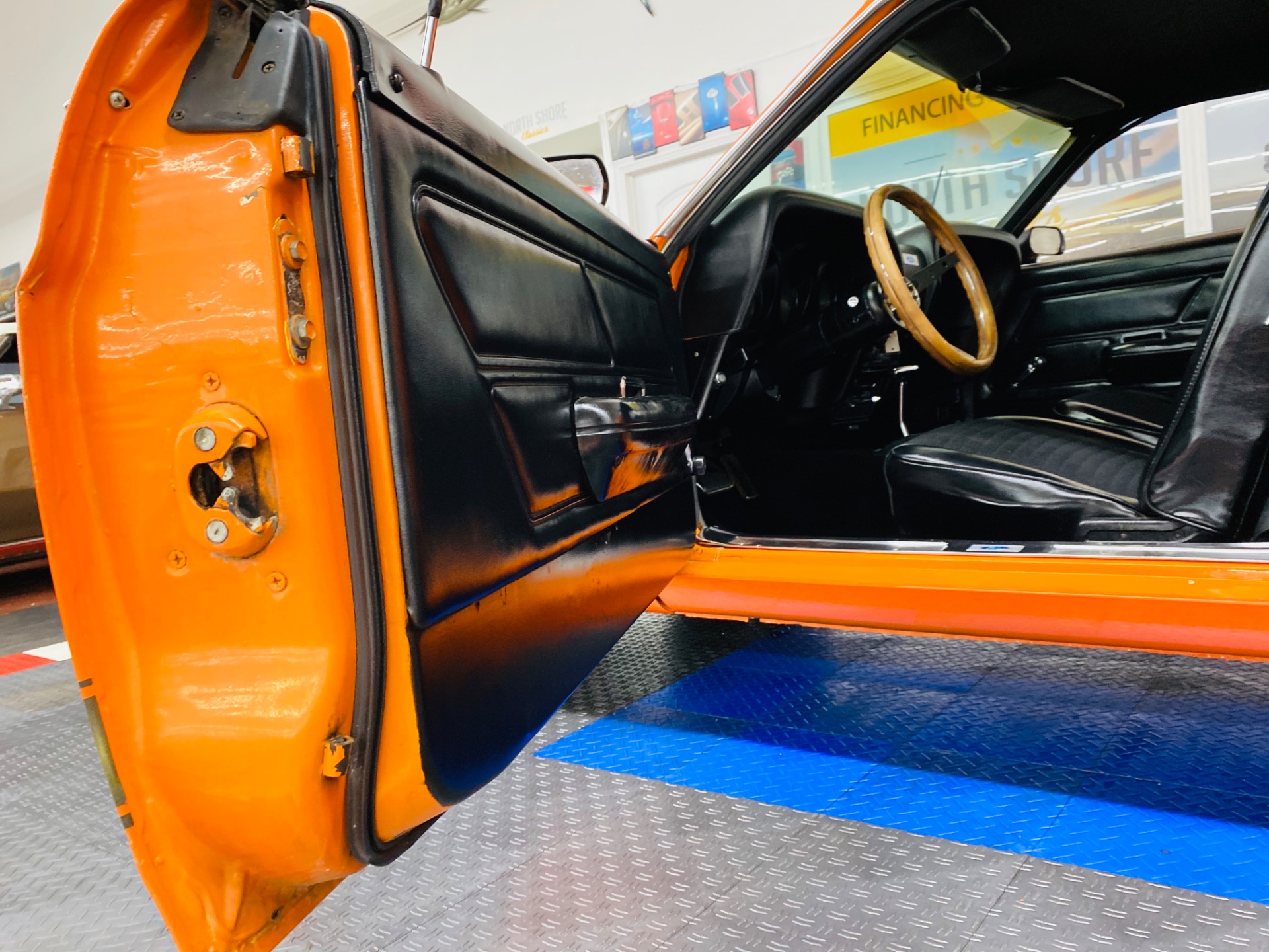 Used 1970 Ford Mustang - SPORTSROOF FASTBACK - BOSS 302 DECALS - AUTO TRANS - | Mundelein, IL