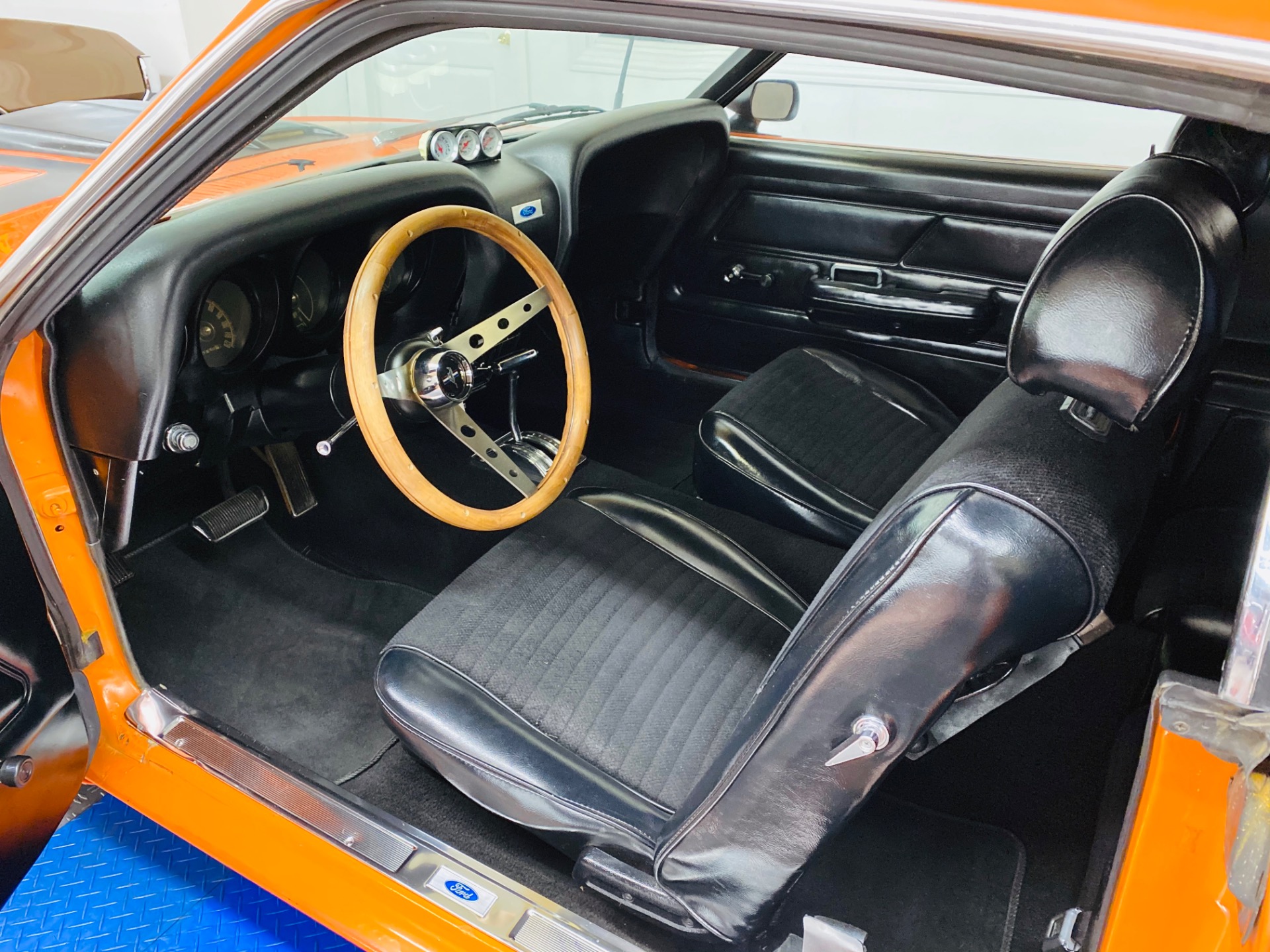 Used 1970 Ford Mustang - SPORTSROOF FASTBACK - BOSS 302 DECALS - AUTO TRANS - | Mundelein, IL