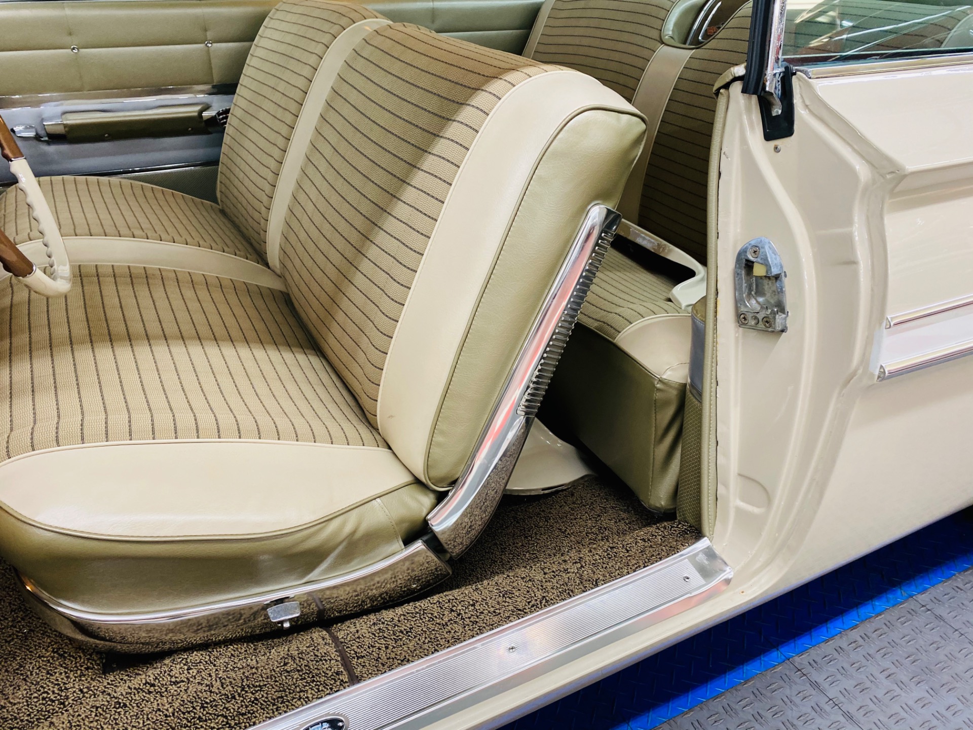 Used 1961 Chevrolet Impala - BUBBLE TOP RESTO MOD - 383 STROKER - SEE VIDEO | Mundelein, IL