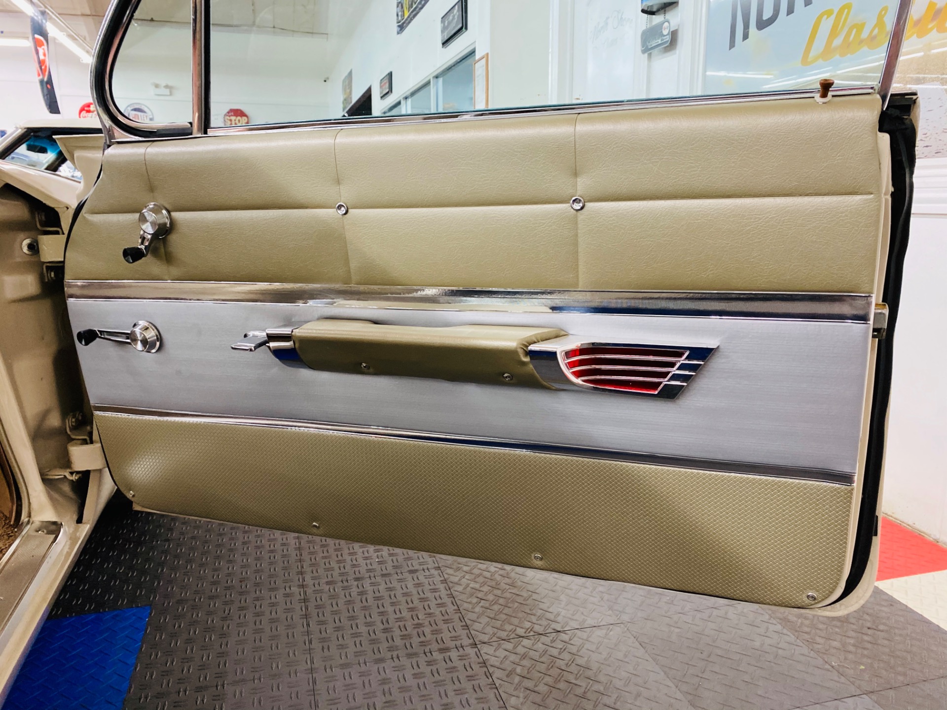 Used 1961 Chevrolet Impala - BUBBLE TOP RESTO MOD - 383 STROKER - SEE VIDEO | Mundelein, IL