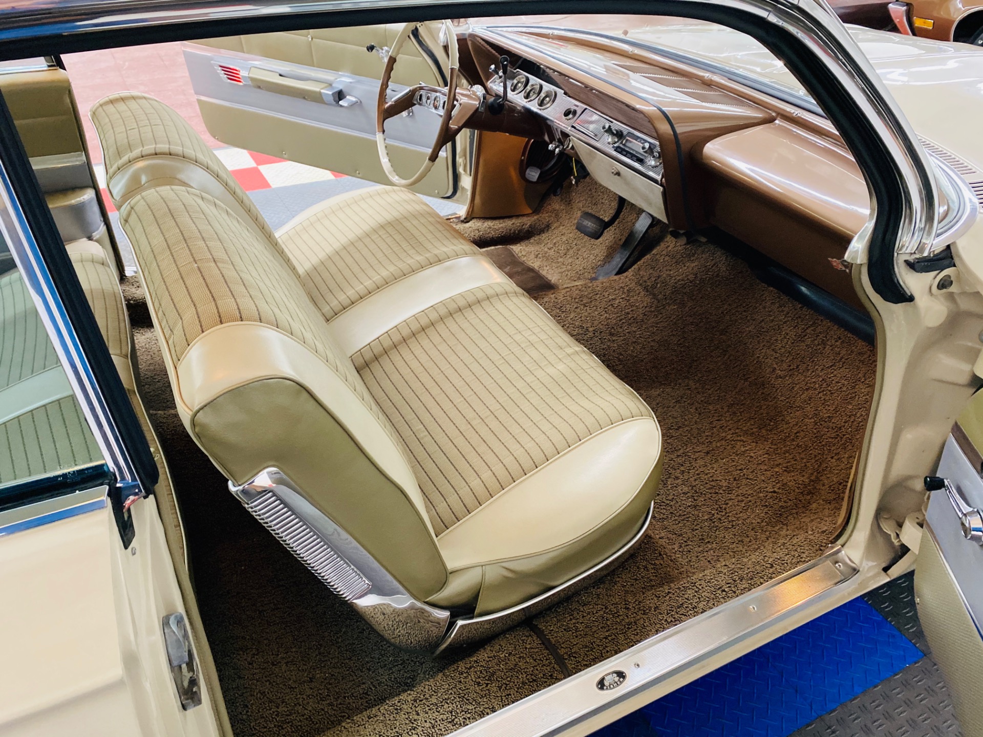 Used 1961 Chevrolet Impala - BUBBLE TOP RESTO MOD - 383 STROKER - SEE VIDEO | Mundelein, IL