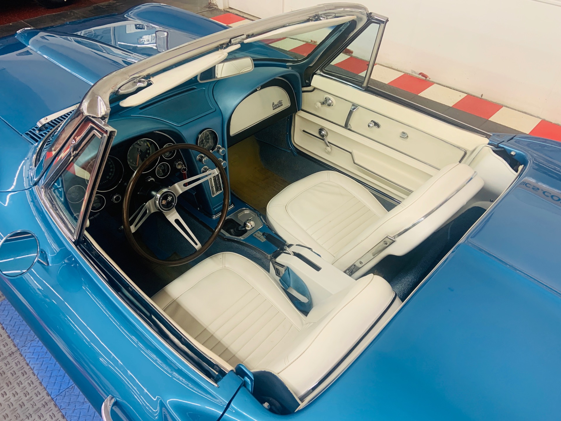Used 1967 Chevrolet Corvette - CONVERTIBLE - TWO TOPS - 327 V8 - | Mundelein, IL