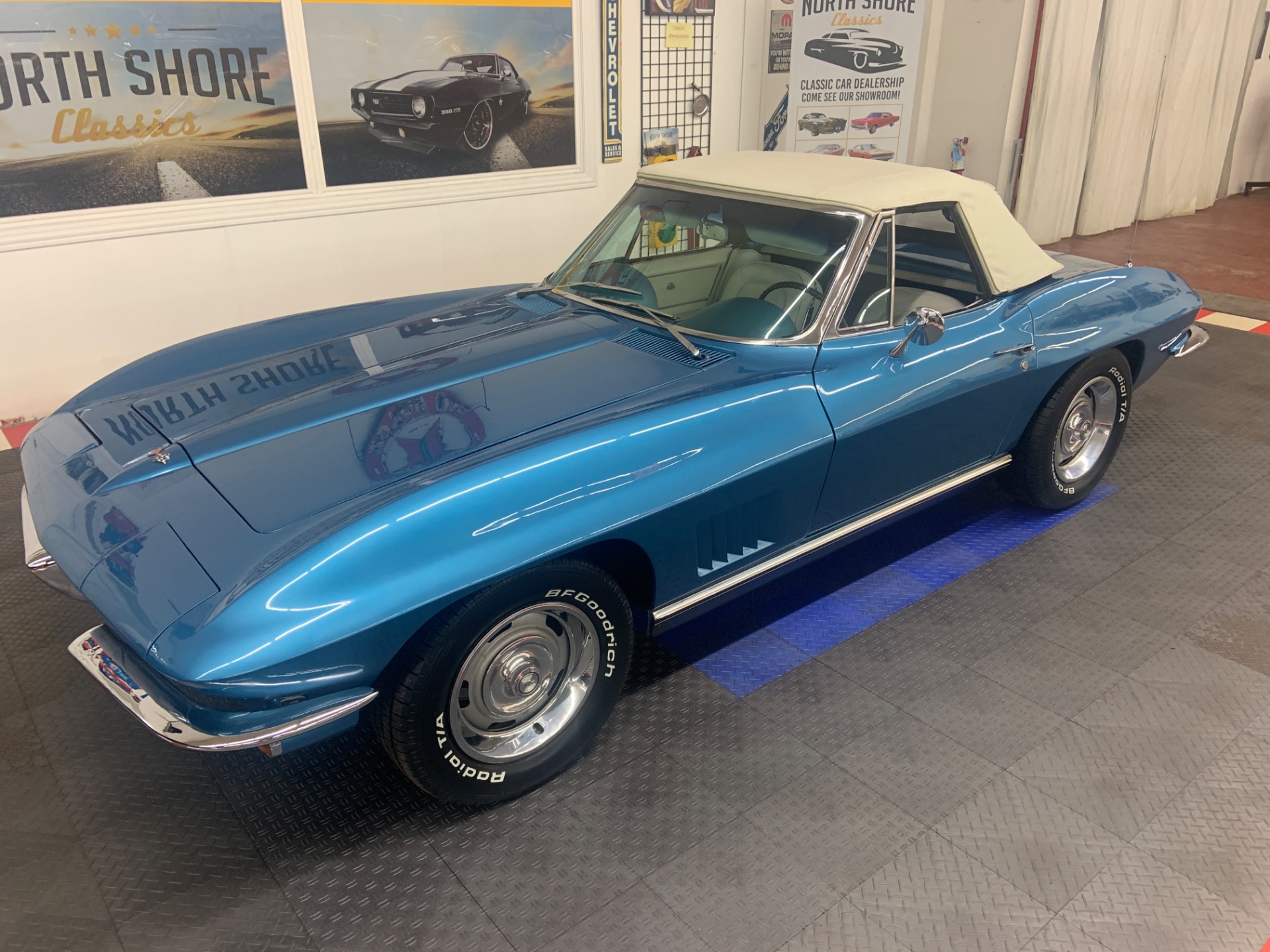 Used 1967 Chevrolet Corvette - CONVERTIBLE - TWO TOPS - 327 V8 - | Mundelein, IL