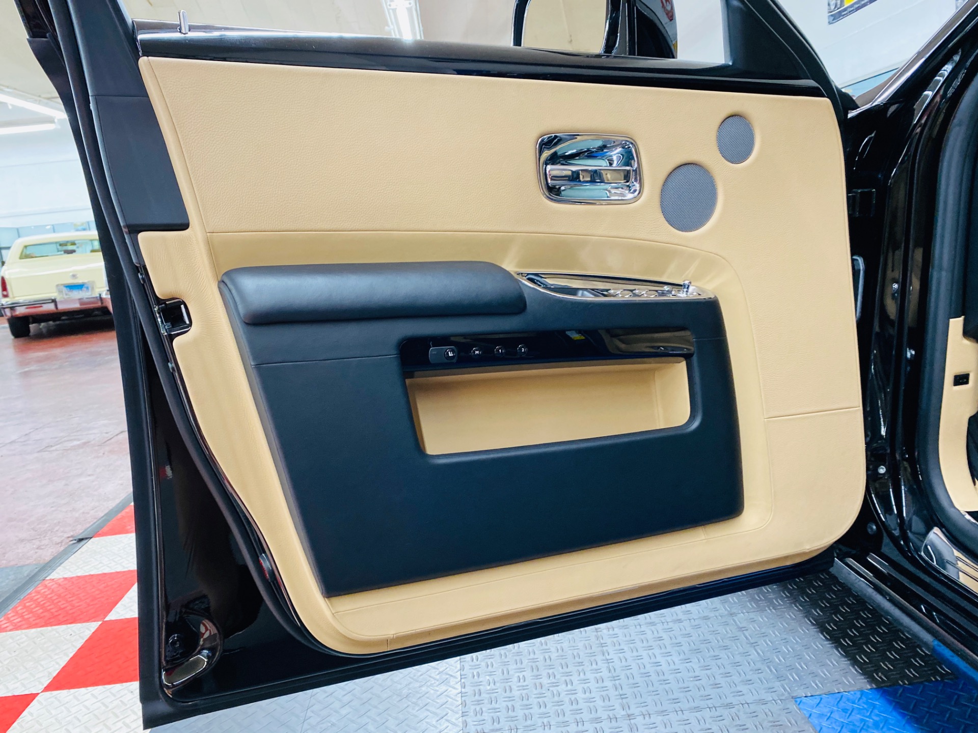 Used 2011 Rolls-Royce Ghost - LUXURY AT ITS FINEST - VERY CLEAN WITH LOW MILES - SEE VIDEO | St. Petersburg, FL