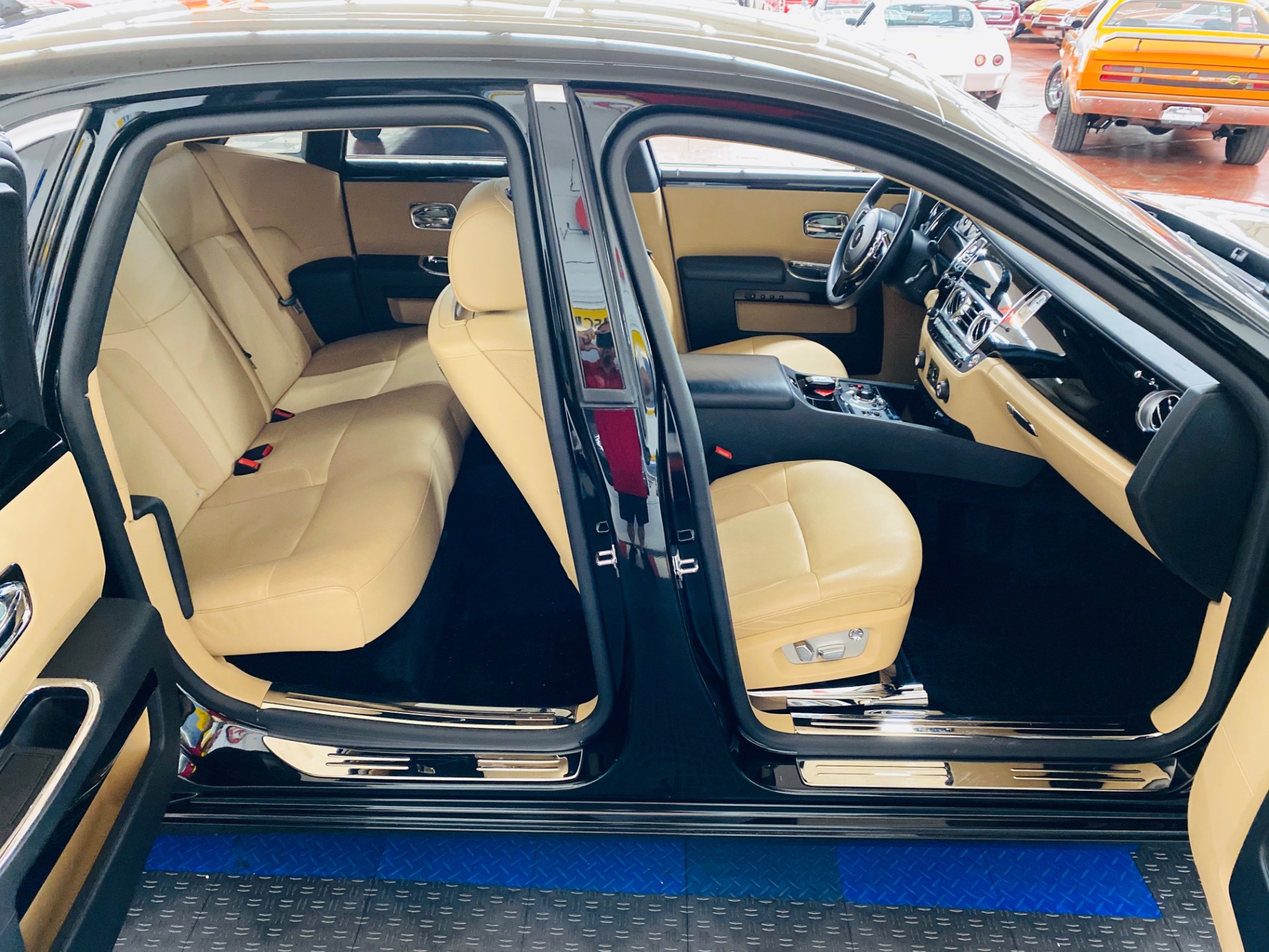 Used 2011 Rolls-Royce Ghost - LUXURY AT ITS FINEST - VERY CLEAN WITH LOW MILES - SEE VIDEO | St. Petersburg, FL