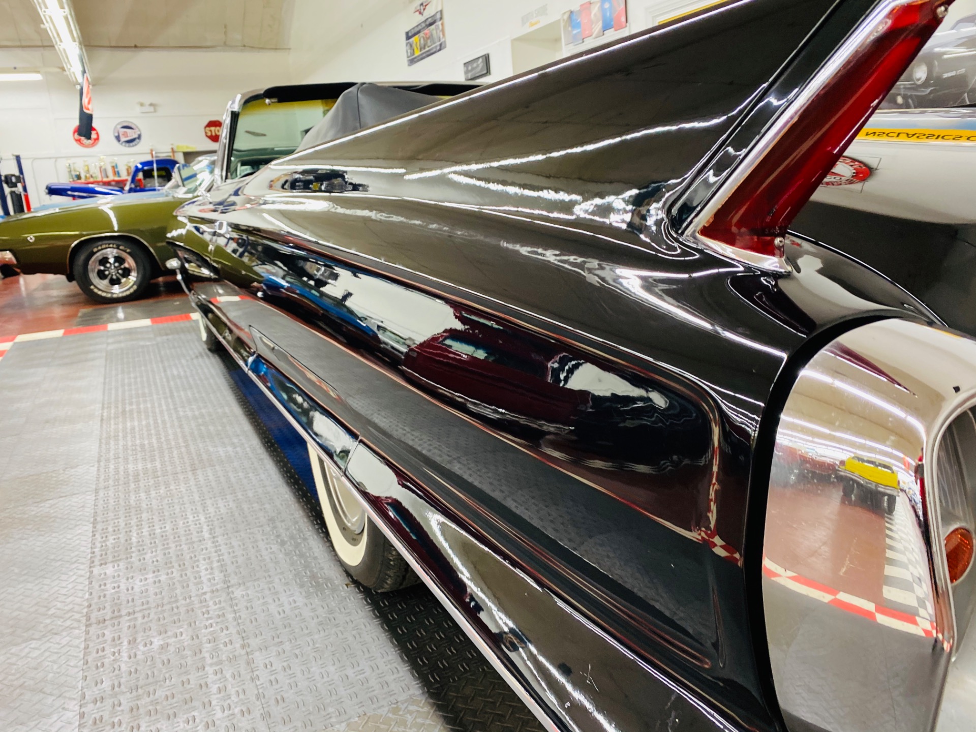 Used 1962 Cadillac Series 62 - CONVERTIBLE - BEAUTIFUL BLACK/WHITE COMBO - RUNS AND DRIVES EXCELLENT - | St. Petersburg, FL