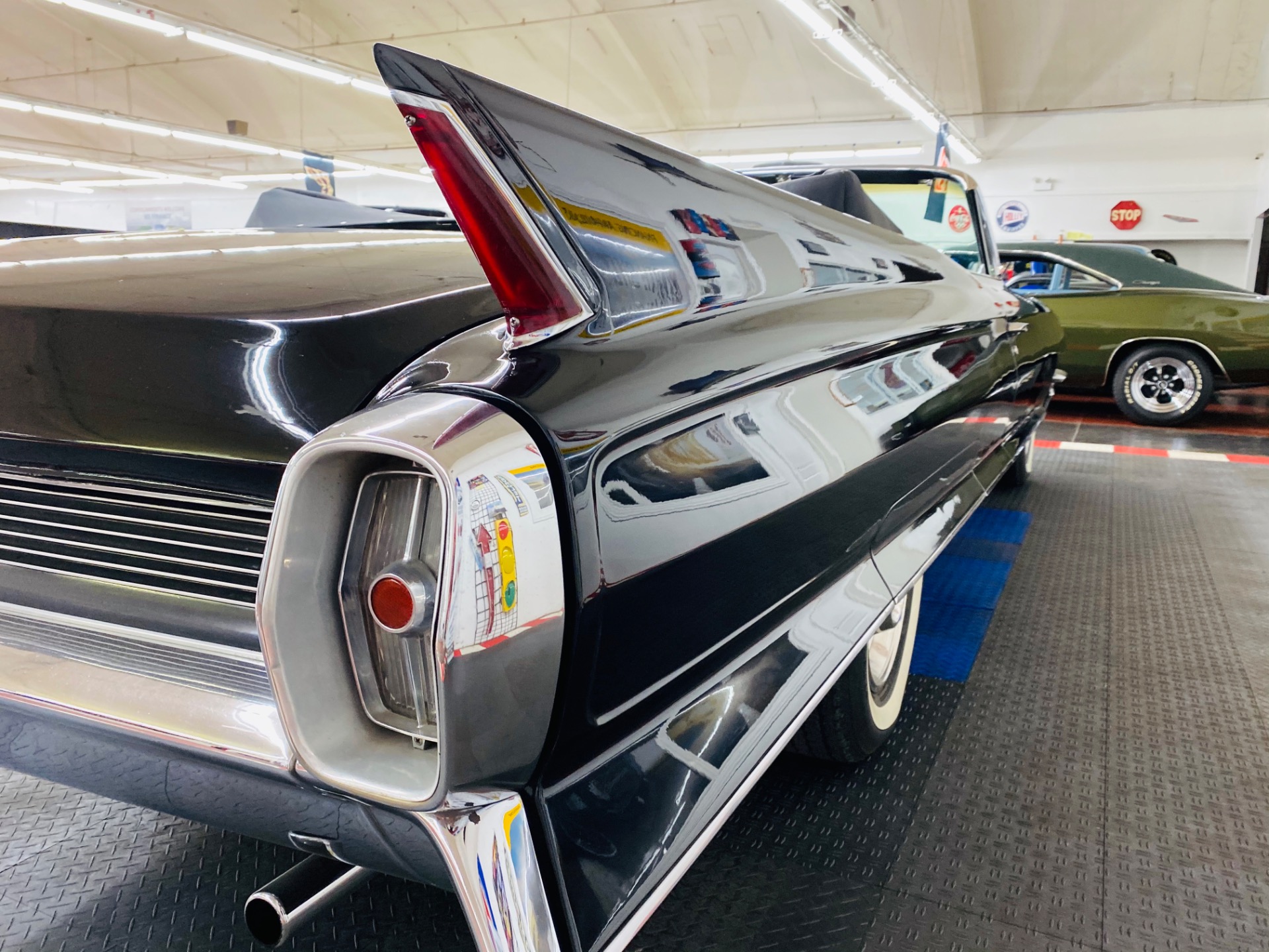 Used 1962 Cadillac Series 62 - CONVERTIBLE - BEAUTIFUL BLACK/WHITE COMBO - RUNS AND DRIVES EXCELLENT - | St. Petersburg, FL