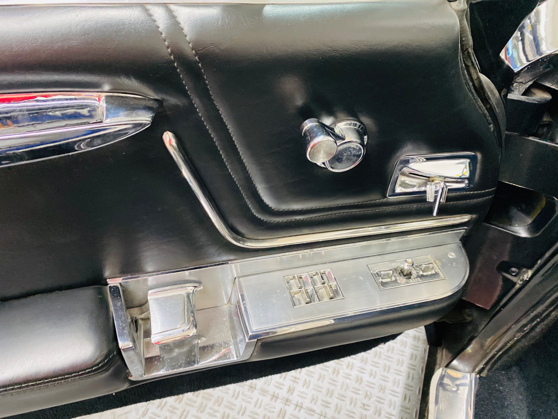 Used 1962 Cadillac Series 62 - CONVERTIBLE - BEAUTIFUL BLACK/WHITE COMBO - RUNS AND DRIVES EXCELLENT - | St. Petersburg, FL