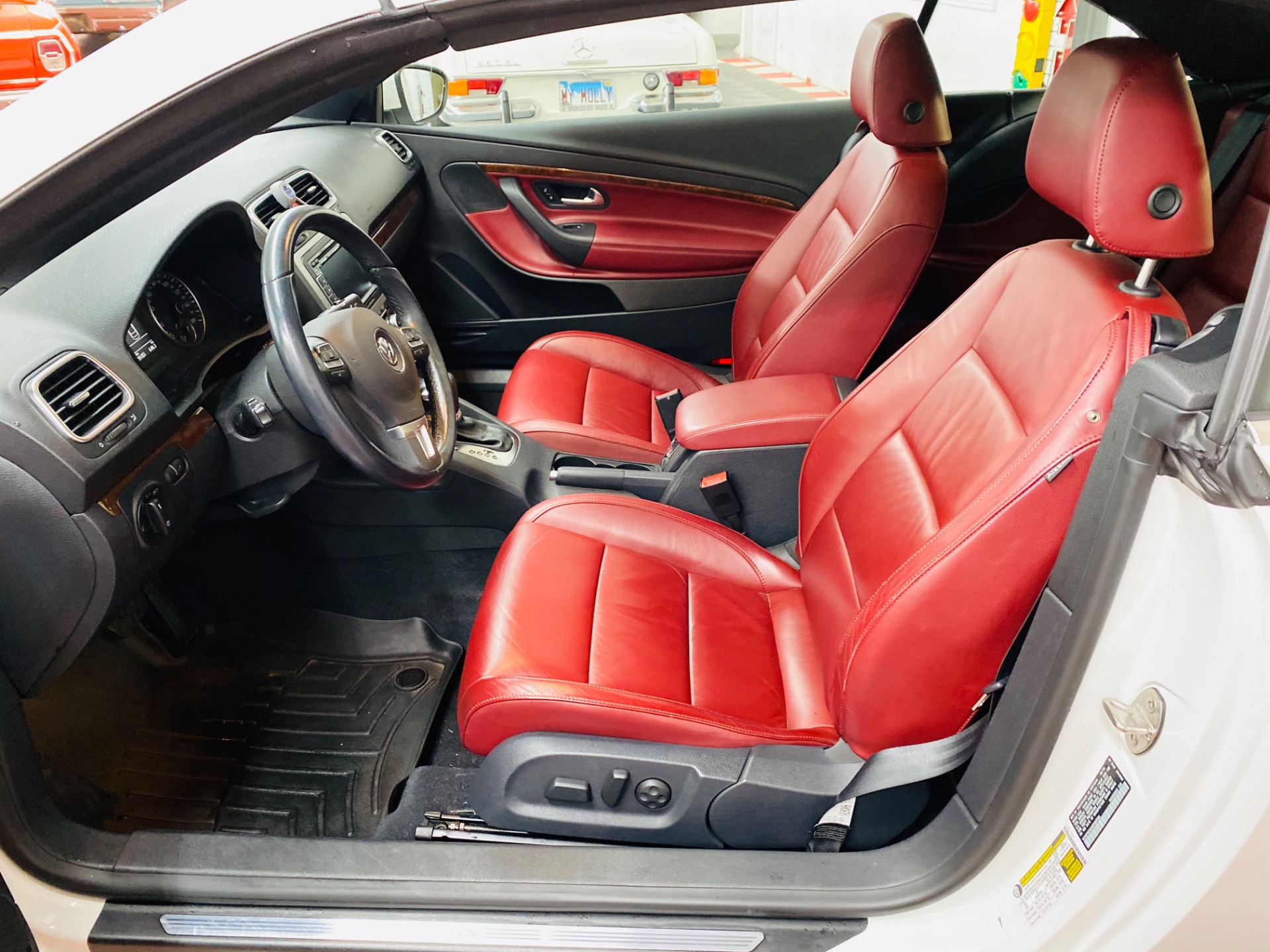 Used 2011 Volkswagen Eos Lux SULEV | Mundelein, IL