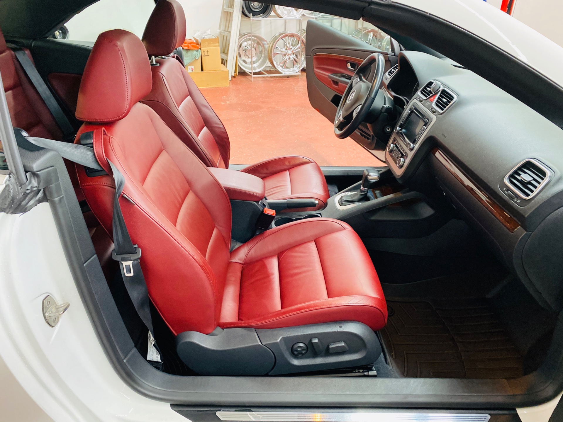 Used 2011 Volkswagen Eos Lux SULEV | Mundelein, IL