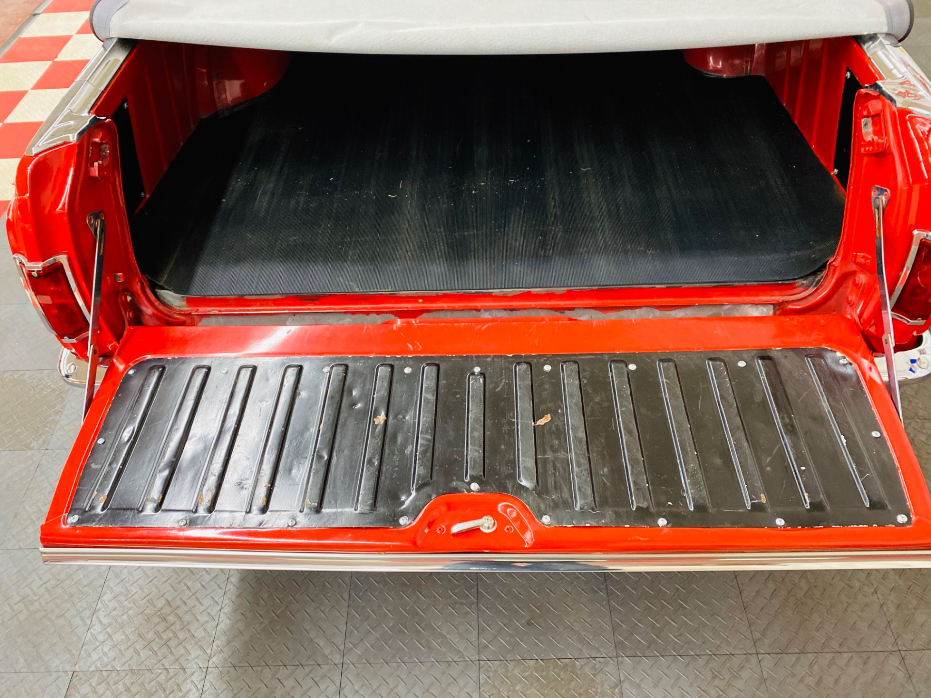 Used 1965 Chevrolet El Camino - 300HP 327 ENGINE - 700R4 TRANS - VERY CLEAN - SEE VIDEO | Mundelein, IL