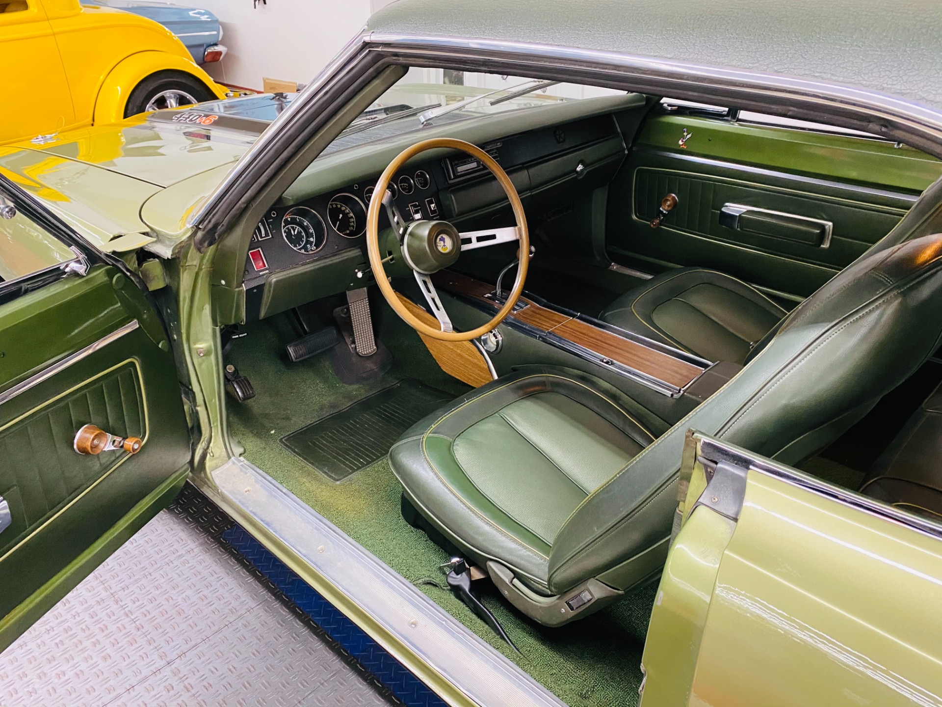 Used 1970 Plymouth Roadrunner - FACTORY V CODE 440 6 PACK -AIR GRABBER- CLEAN ORIGINAL FLOORS- SEE VIDEO | St. Petersburg, FL