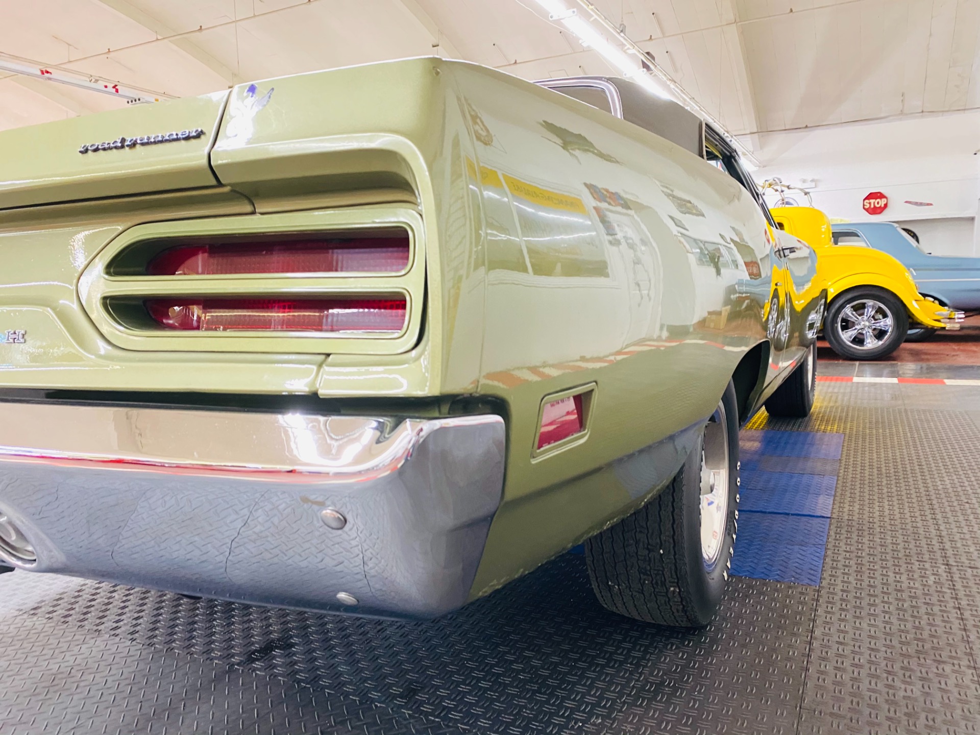Used 1970 Plymouth Roadrunner - FACTORY V CODE 440 6 PACK -AIR GRABBER- CLEAN ORIGINAL FLOORS- SEE VIDEO | St. Petersburg, FL