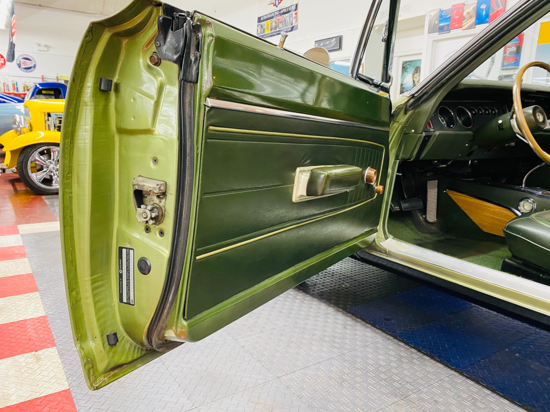 Used 1970 Plymouth Roadrunner - FACTORY V CODE 440 6 PACK -AIR GRABBER- CLEAN ORIGINAL FLOORS- SEE VIDEO | St. Petersburg, FL