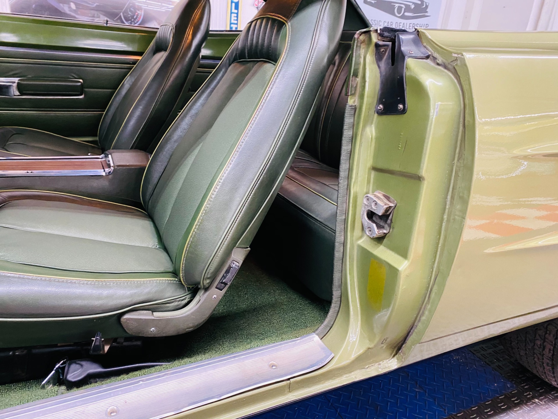 Used 1970 Plymouth Roadrunner - FACTORY V CODE 440 6 PACK -AIR GRABBER- CLEAN ORIGINAL FLOORS- SEE VIDEO | St. Petersburg, FL