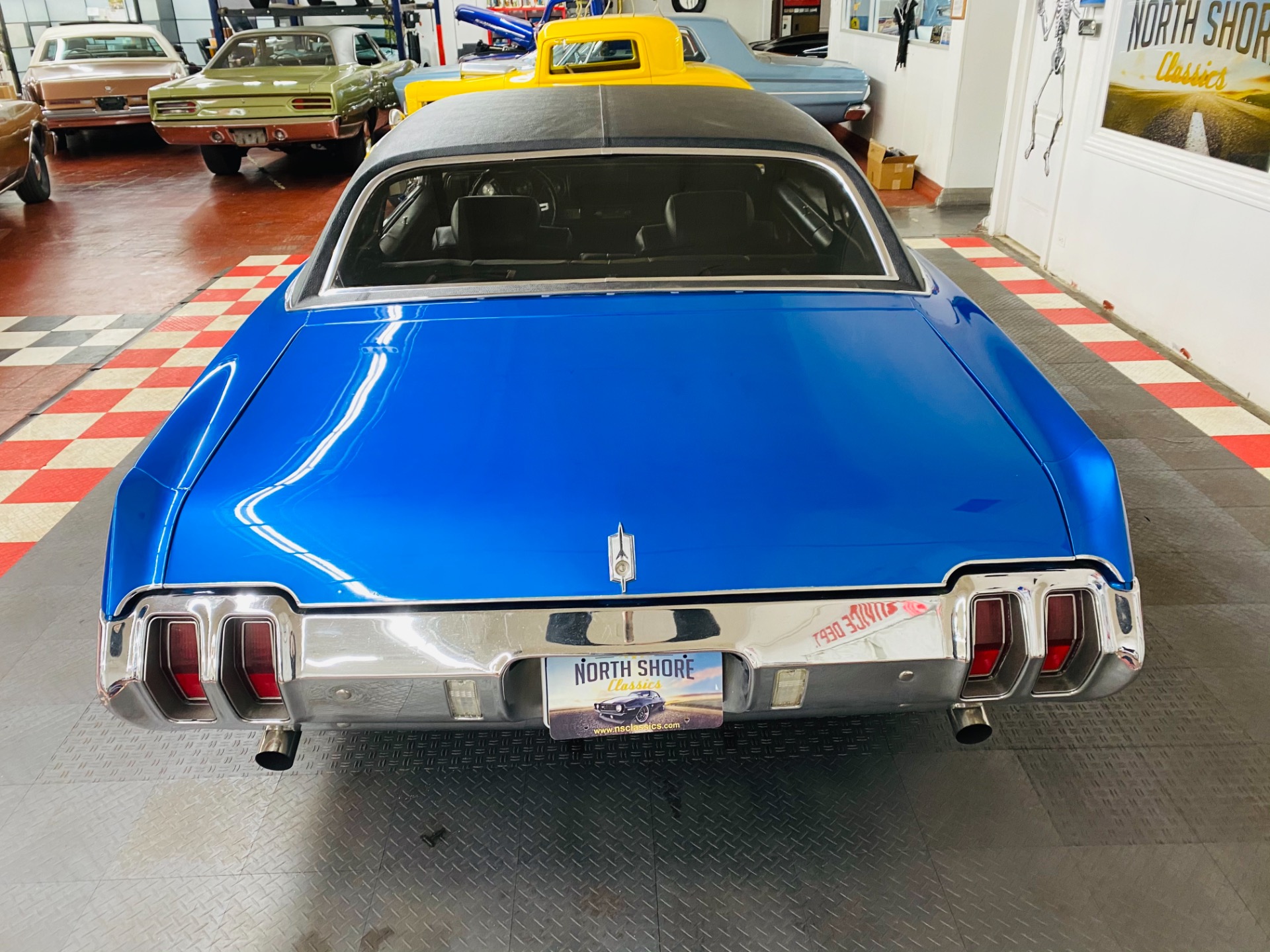 Used 1970 Oldsmobile Cutlass - HIGH QUALITY PAINT - VERY CLEAN BODY - SEE VIDEO | Mundelein, IL