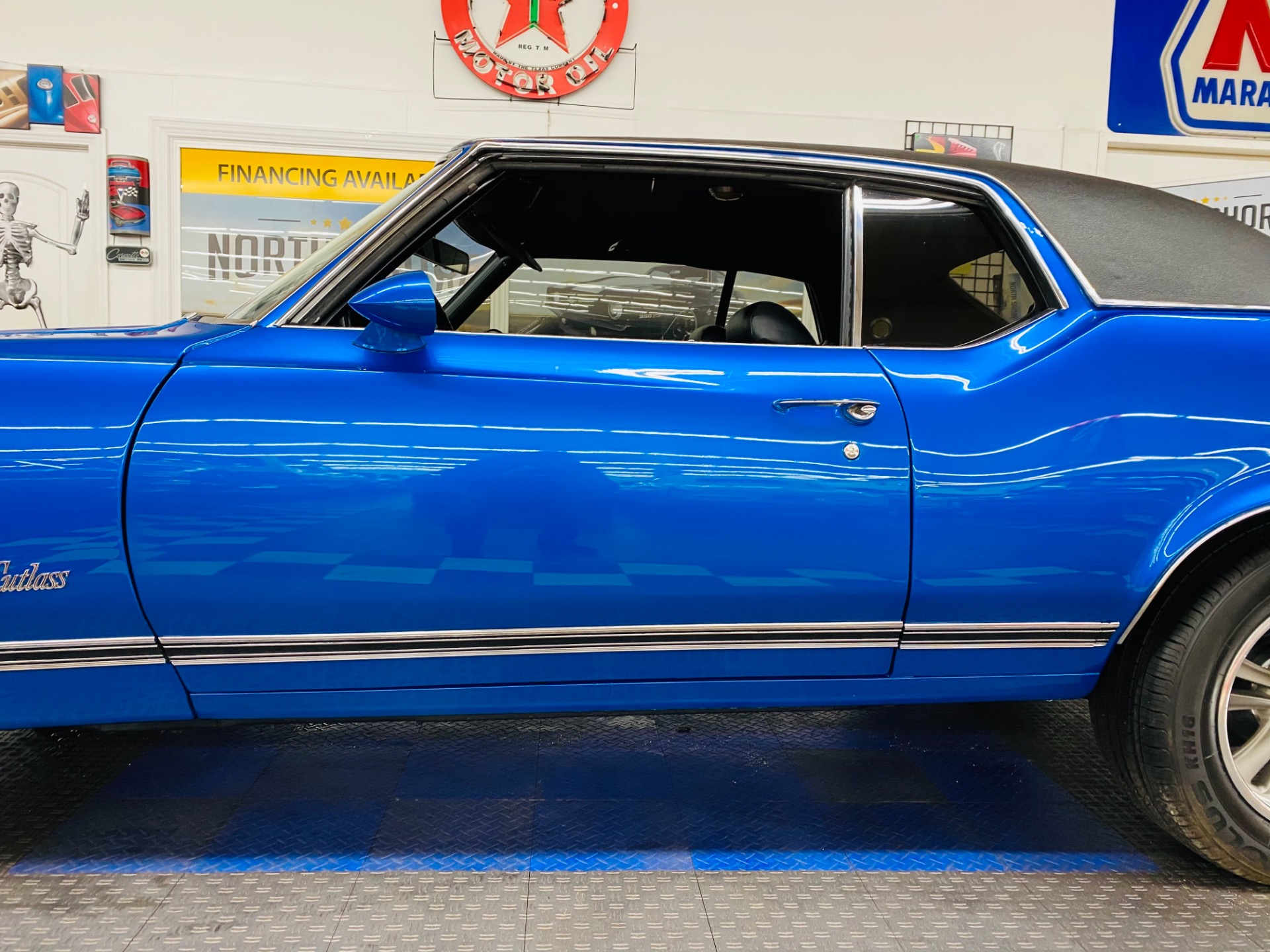Used 1970 Oldsmobile Cutlass - HIGH QUALITY PAINT - VERY CLEAN BODY - SEE VIDEO | Mundelein, IL