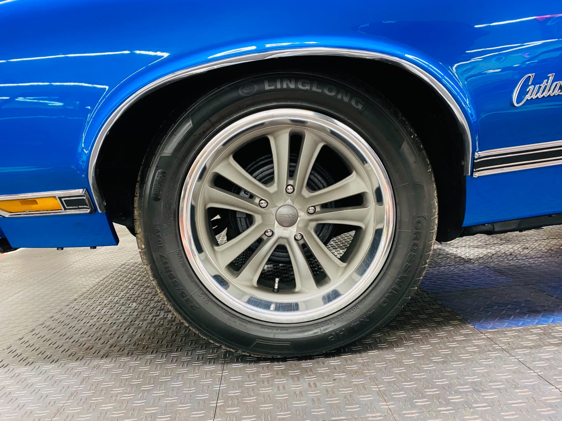 Used 1970 Oldsmobile Cutlass - HIGH QUALITY PAINT - VERY CLEAN BODY - SEE VIDEO | Mundelein, IL