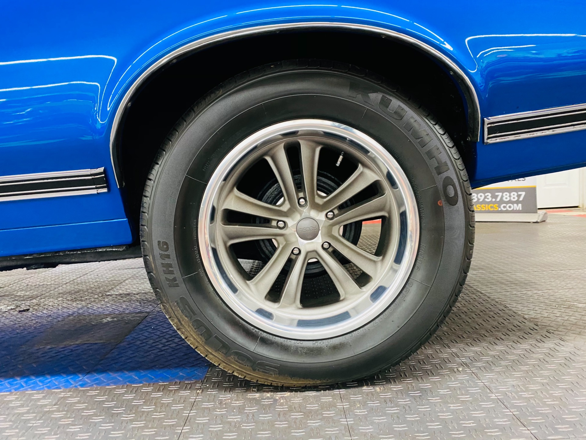 Used 1970 Oldsmobile Cutlass - HIGH QUALITY PAINT - VERY CLEAN BODY - SEE VIDEO | Mundelein, IL
