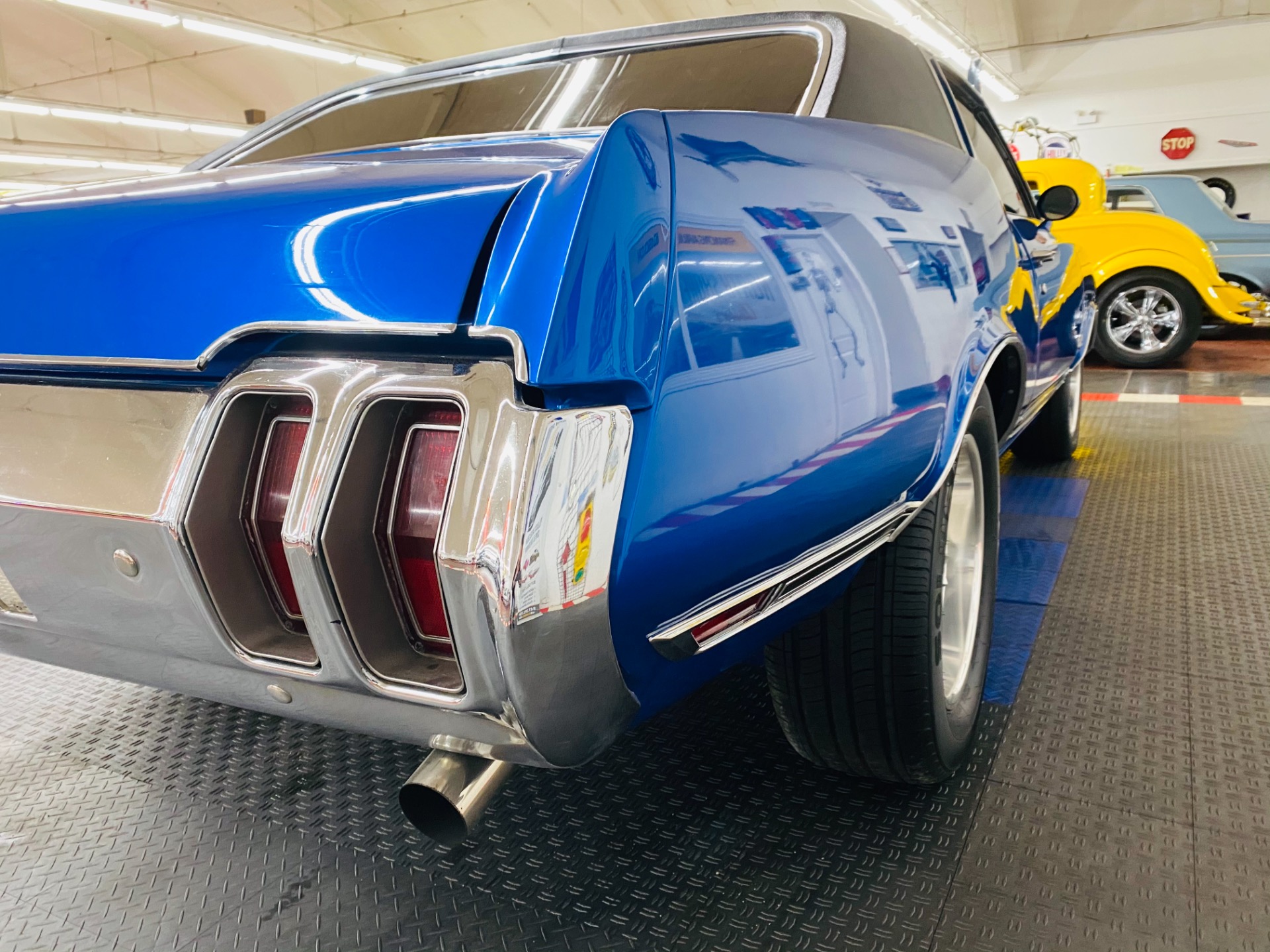 Used 1970 Oldsmobile Cutlass - HIGH QUALITY PAINT - VERY CLEAN BODY - SEE VIDEO | Mundelein, IL