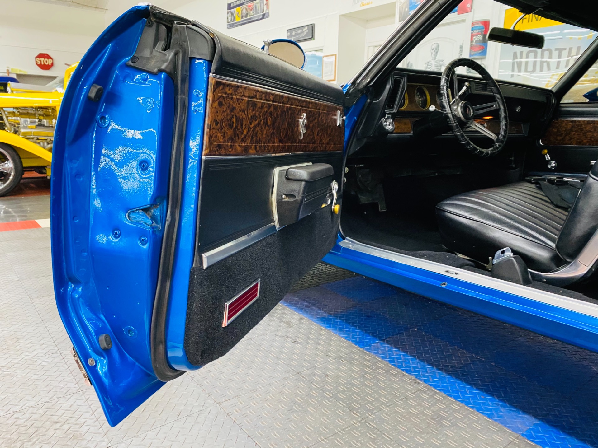 Used 1970 Oldsmobile Cutlass - HIGH QUALITY PAINT - VERY CLEAN BODY - SEE VIDEO | Mundelein, IL