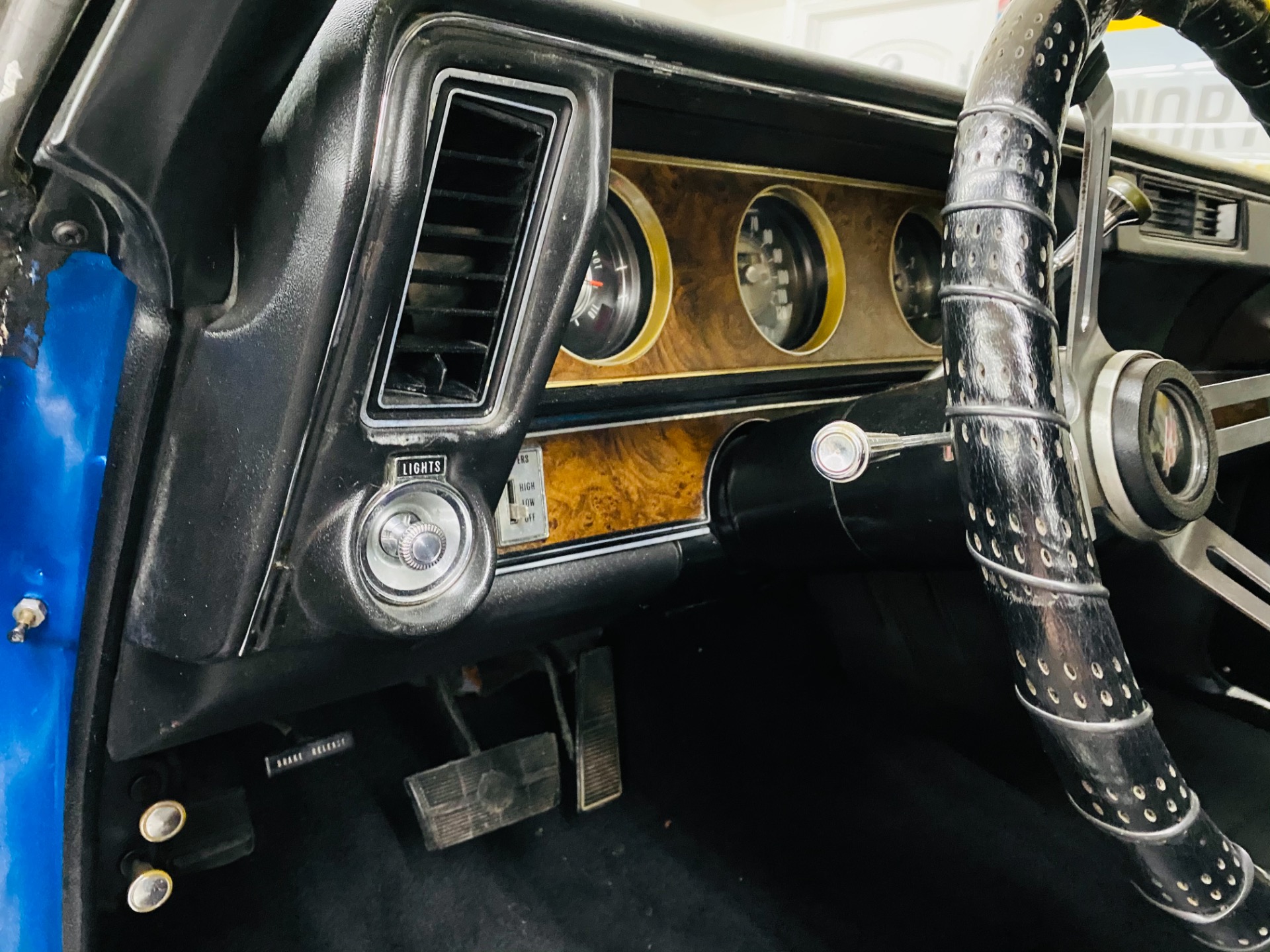 Used 1970 Oldsmobile Cutlass - HIGH QUALITY PAINT - VERY CLEAN BODY - SEE VIDEO | Mundelein, IL