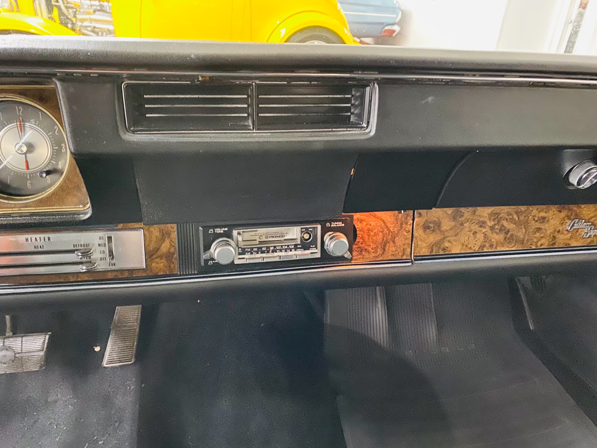 Used 1970 Oldsmobile Cutlass - HIGH QUALITY PAINT - VERY CLEAN BODY - SEE VIDEO | Mundelein, IL
