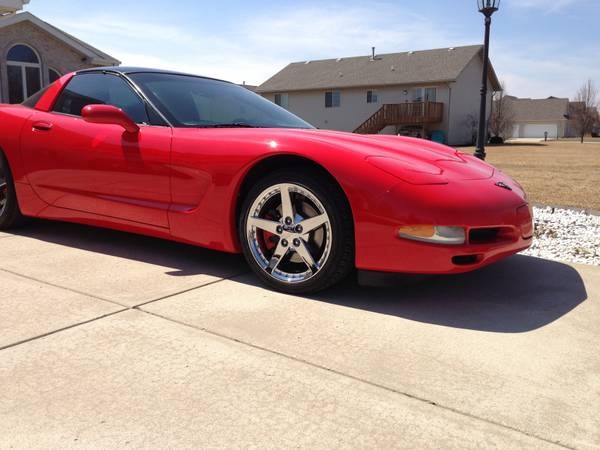 Used 2000 Chevrolet Corvette Coupe-Low Miles | Mundelein, IL